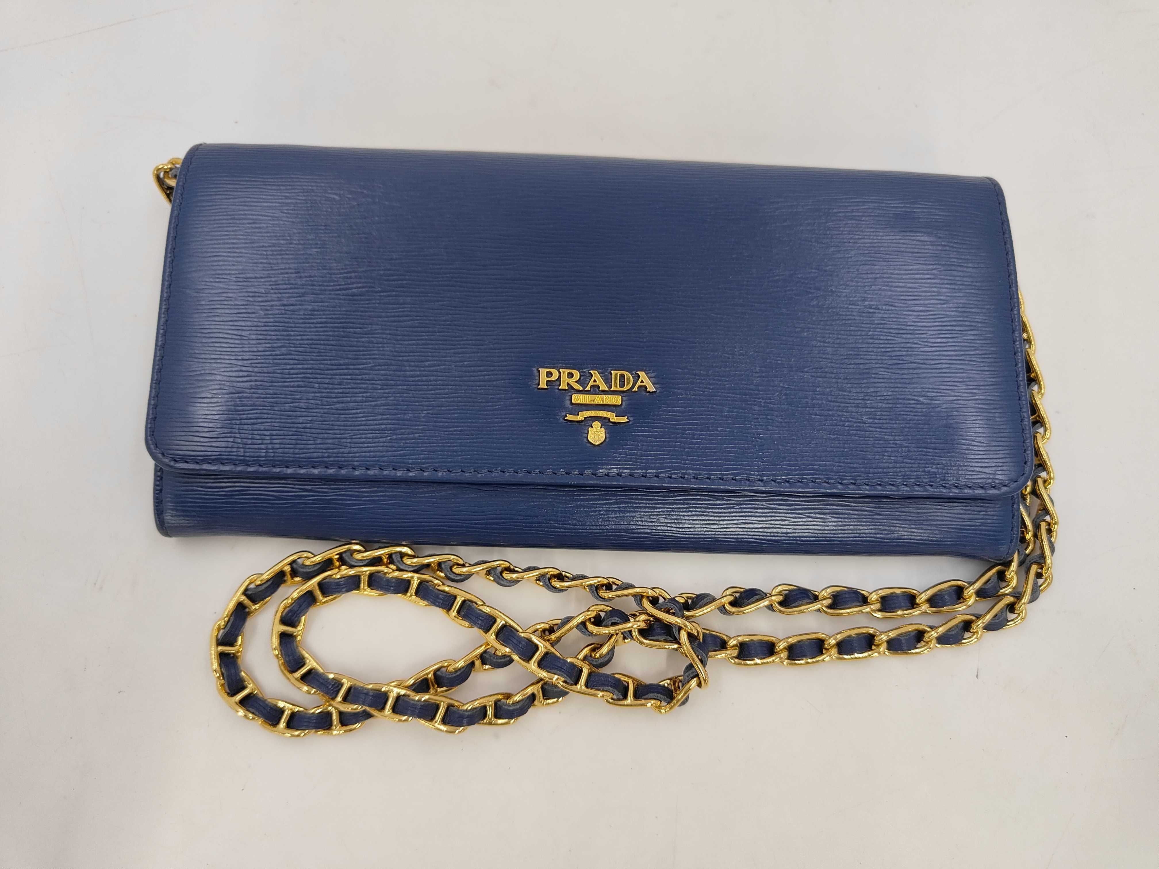 Vitello Move Chain Wallet on Chain Blue 1MT290 Shoulder Bag