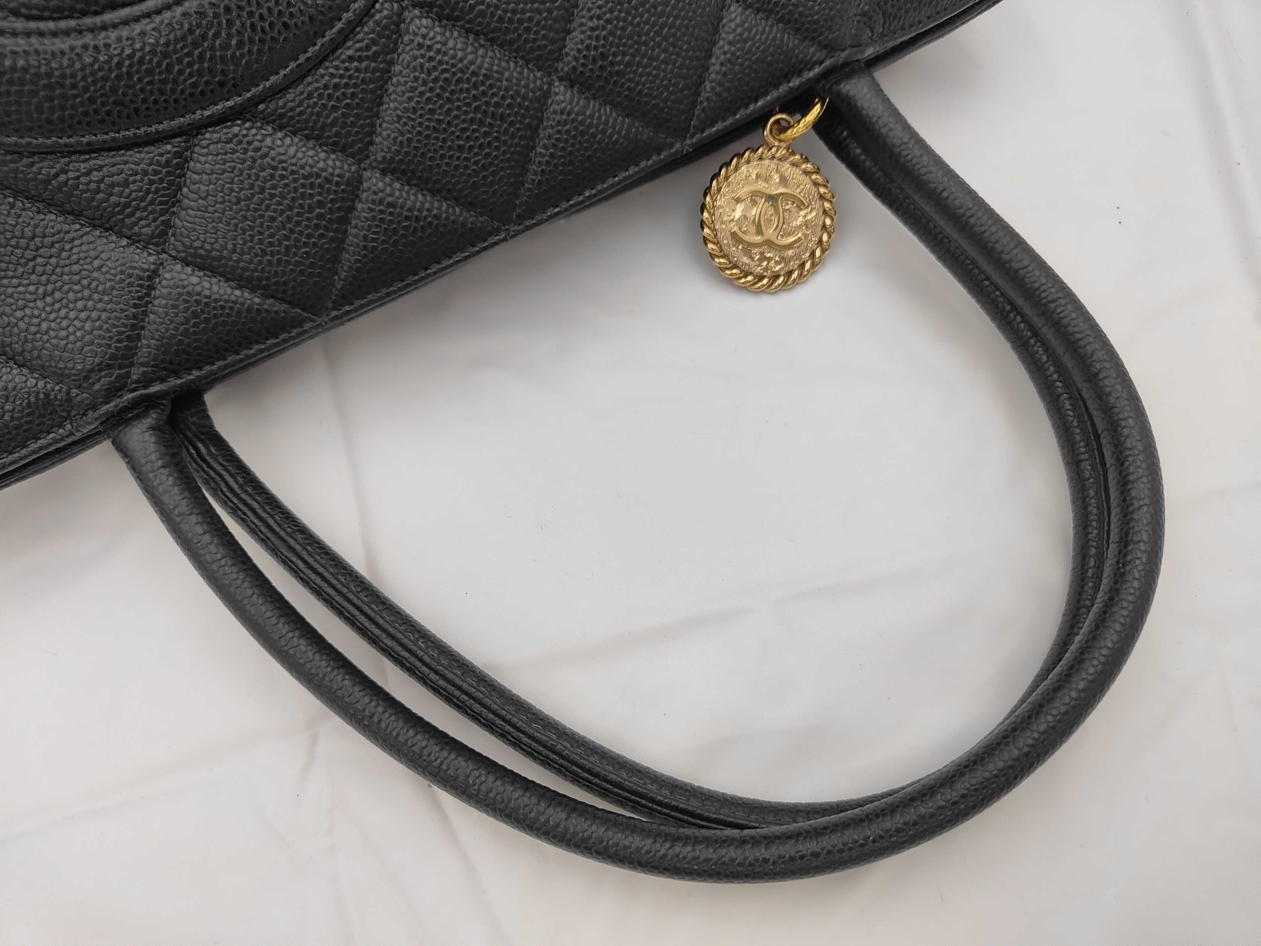 Caviar Skin Reissue Tote Bag (Black) — view 3