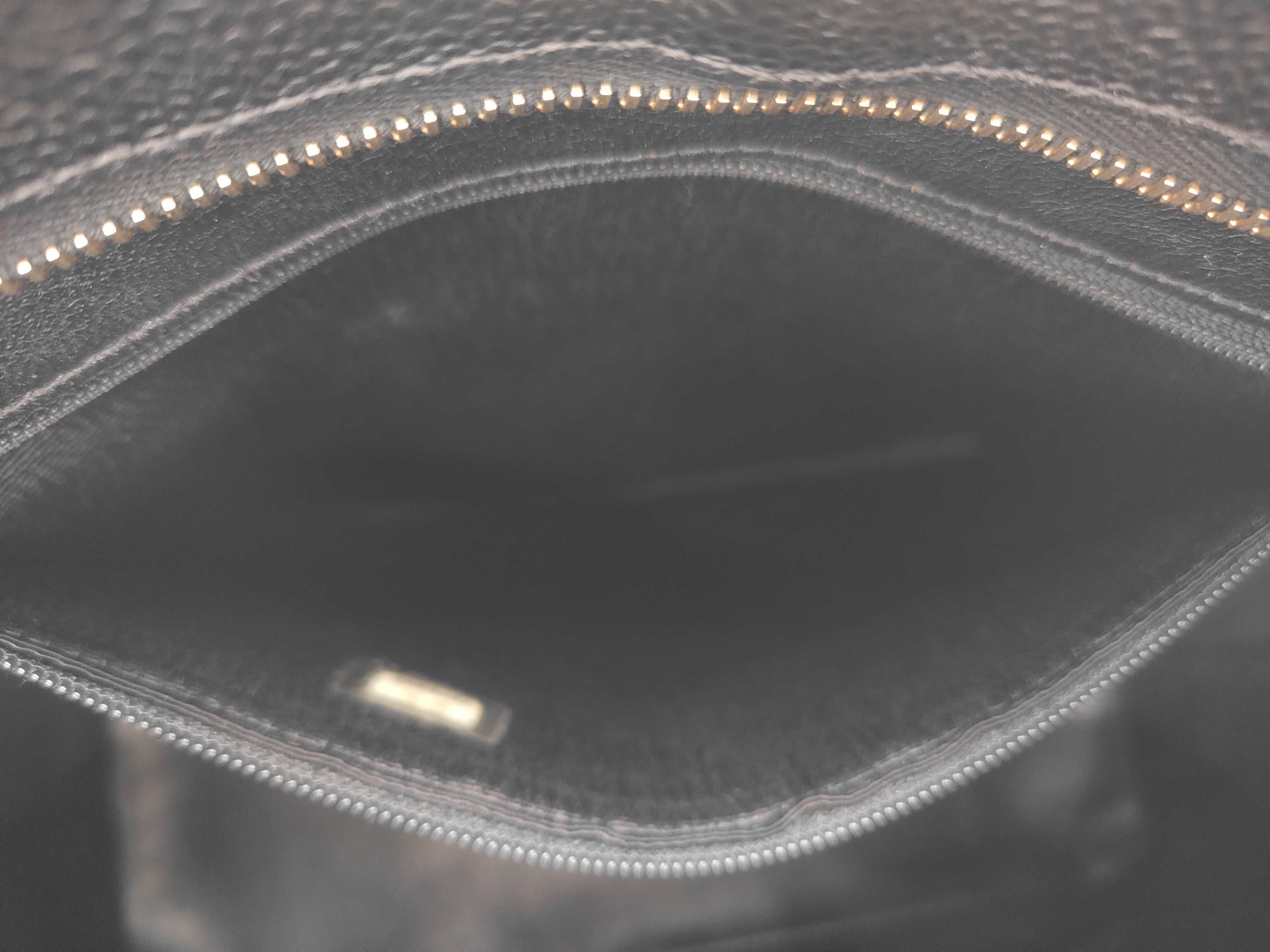 Caviar Skin Reissue Tote Bag (Black) — view 9