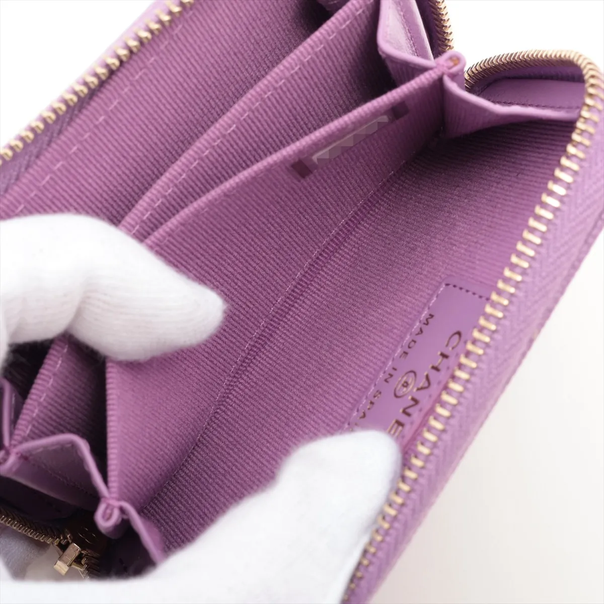 Matelasse caviar skin coin case purple gold hardware No. 32 — view 6