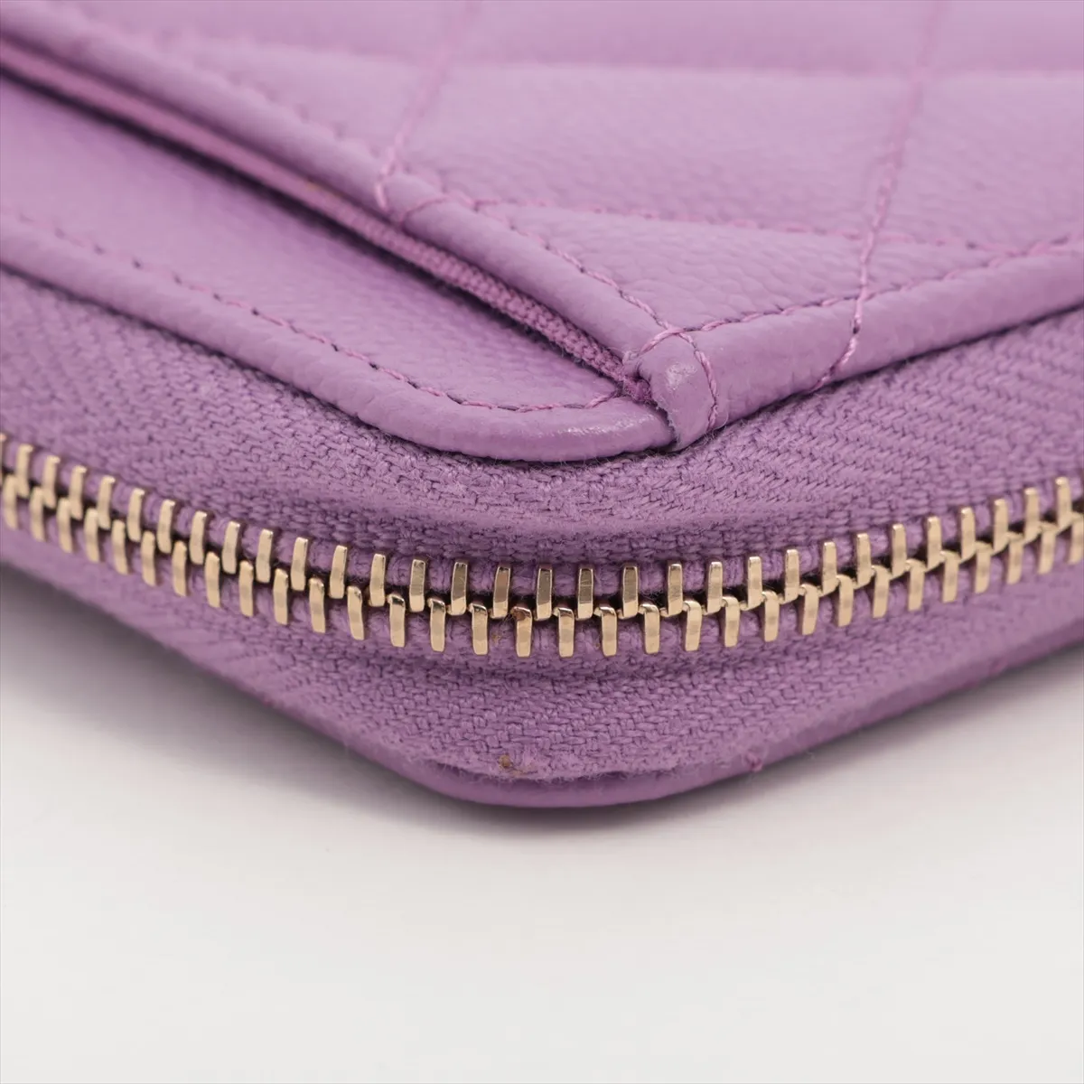 Matelasse caviar skin coin case purple gold hardware No. 32 — view 8