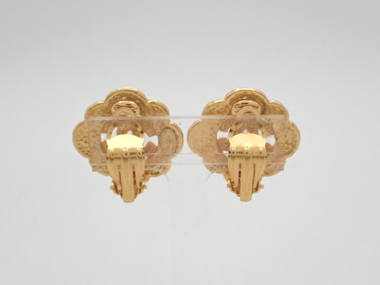 Earrings with Coco Mark design, gold. — view 2