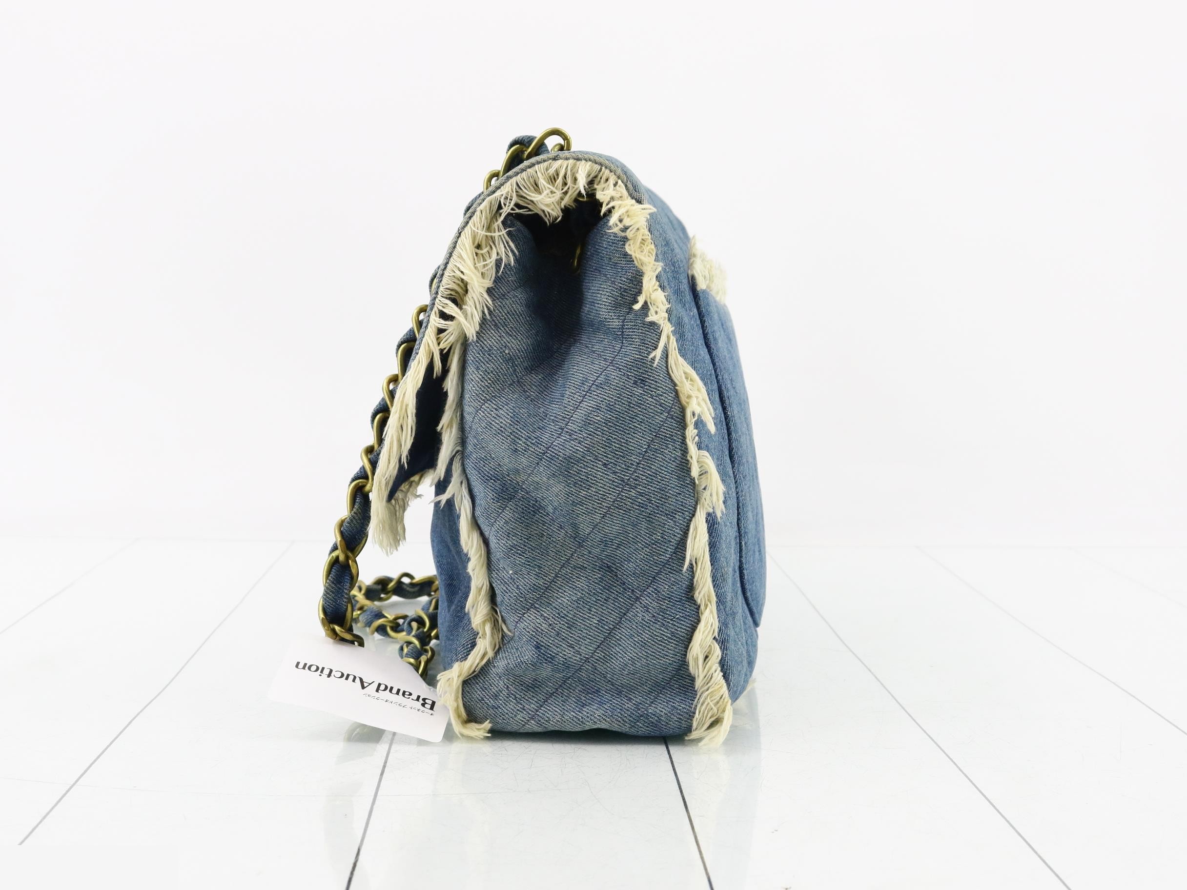 Matelassé (bag) - Shoulder bag — view 3