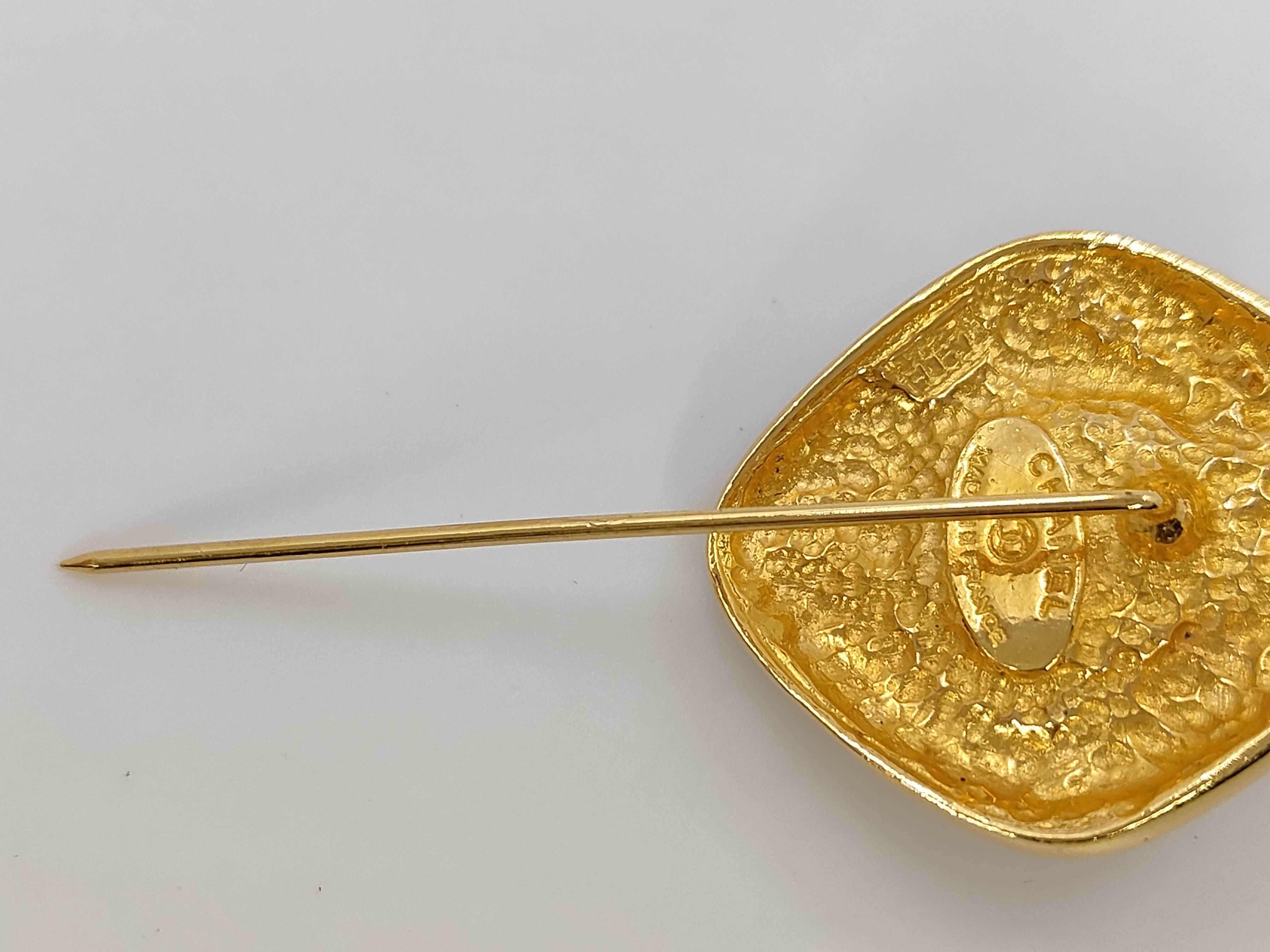 pearl brooch — view 5