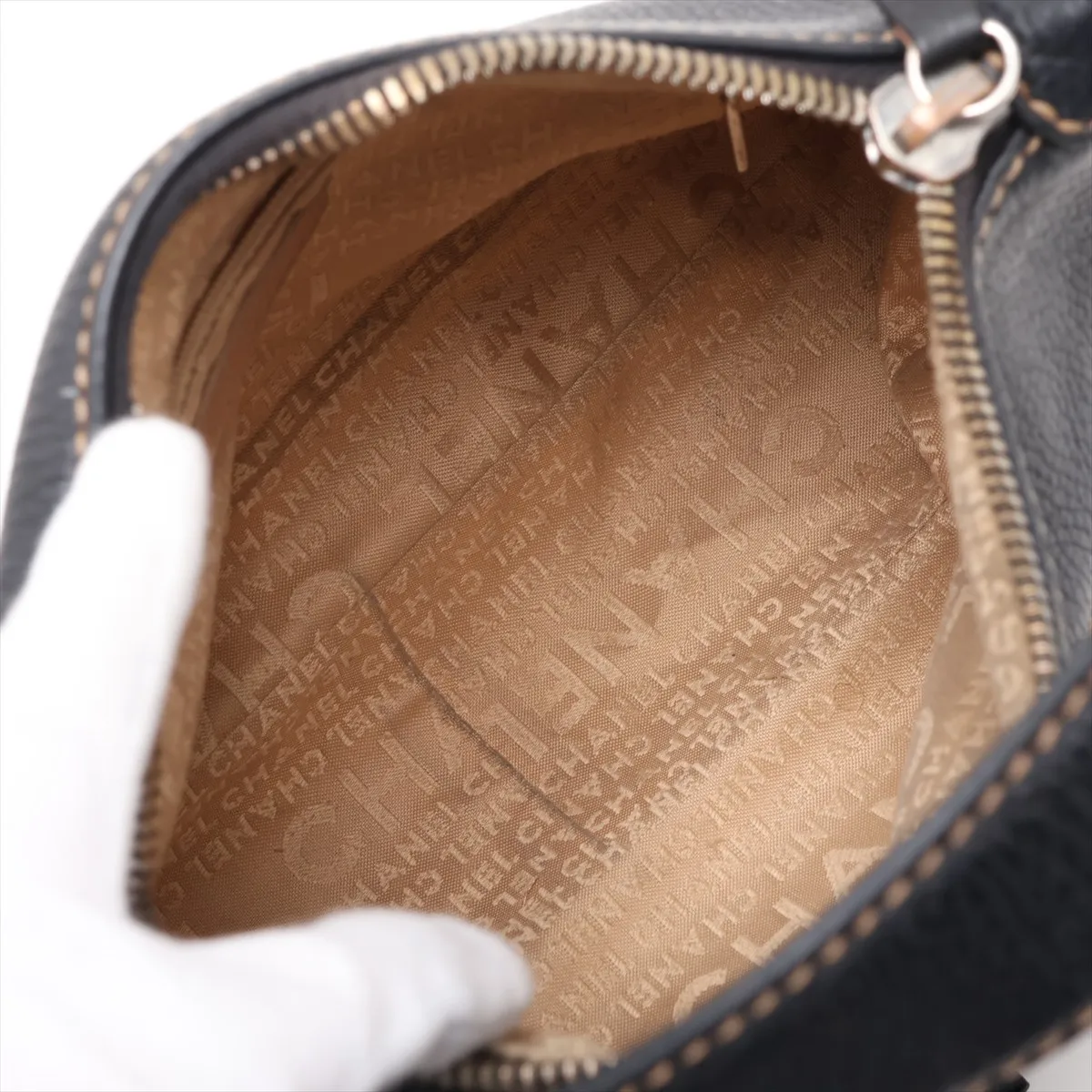 logo leather shoulder bag with fringe, black, silver hardware. — view 7