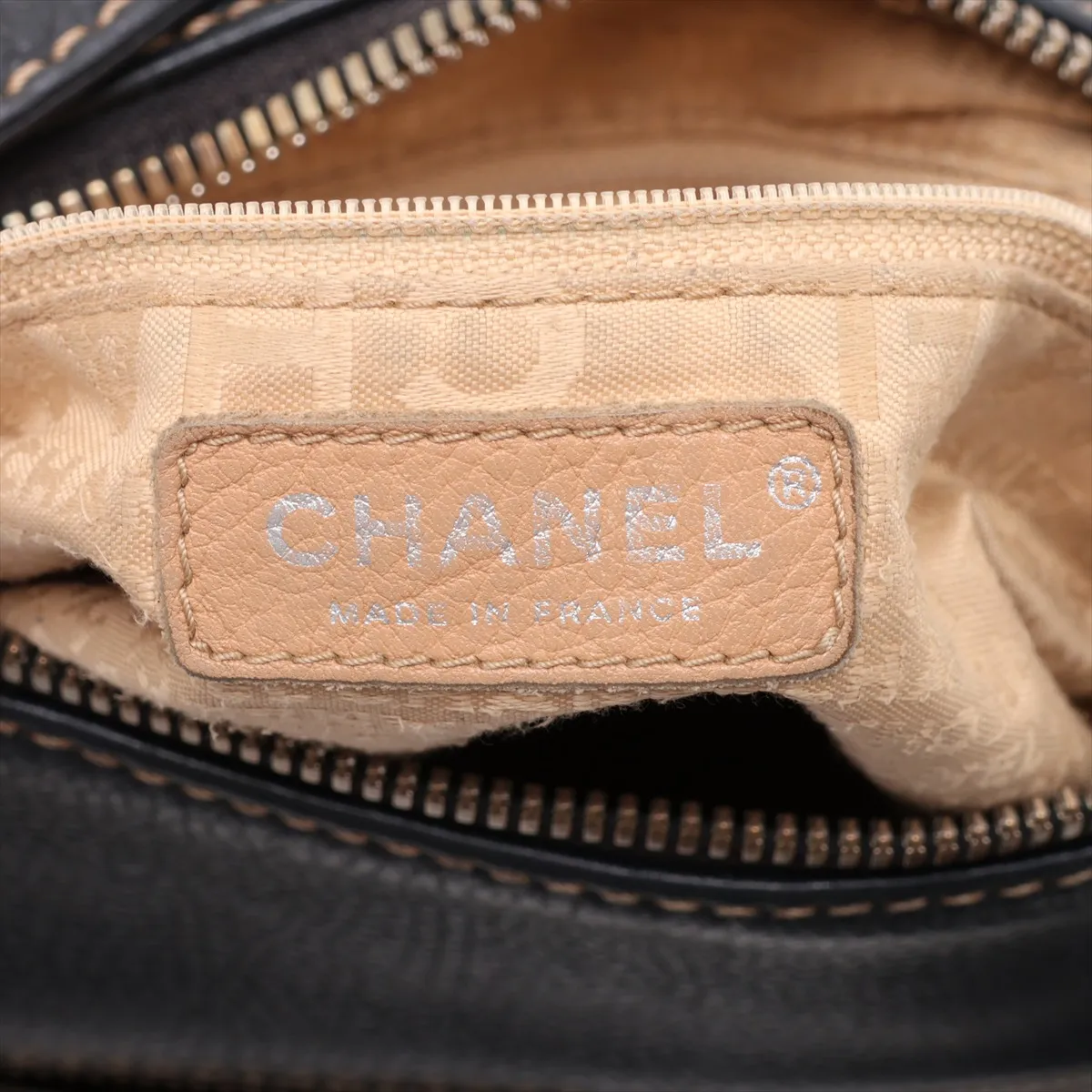 logo leather shoulder bag with fringe, black, silver hardware. — view 10