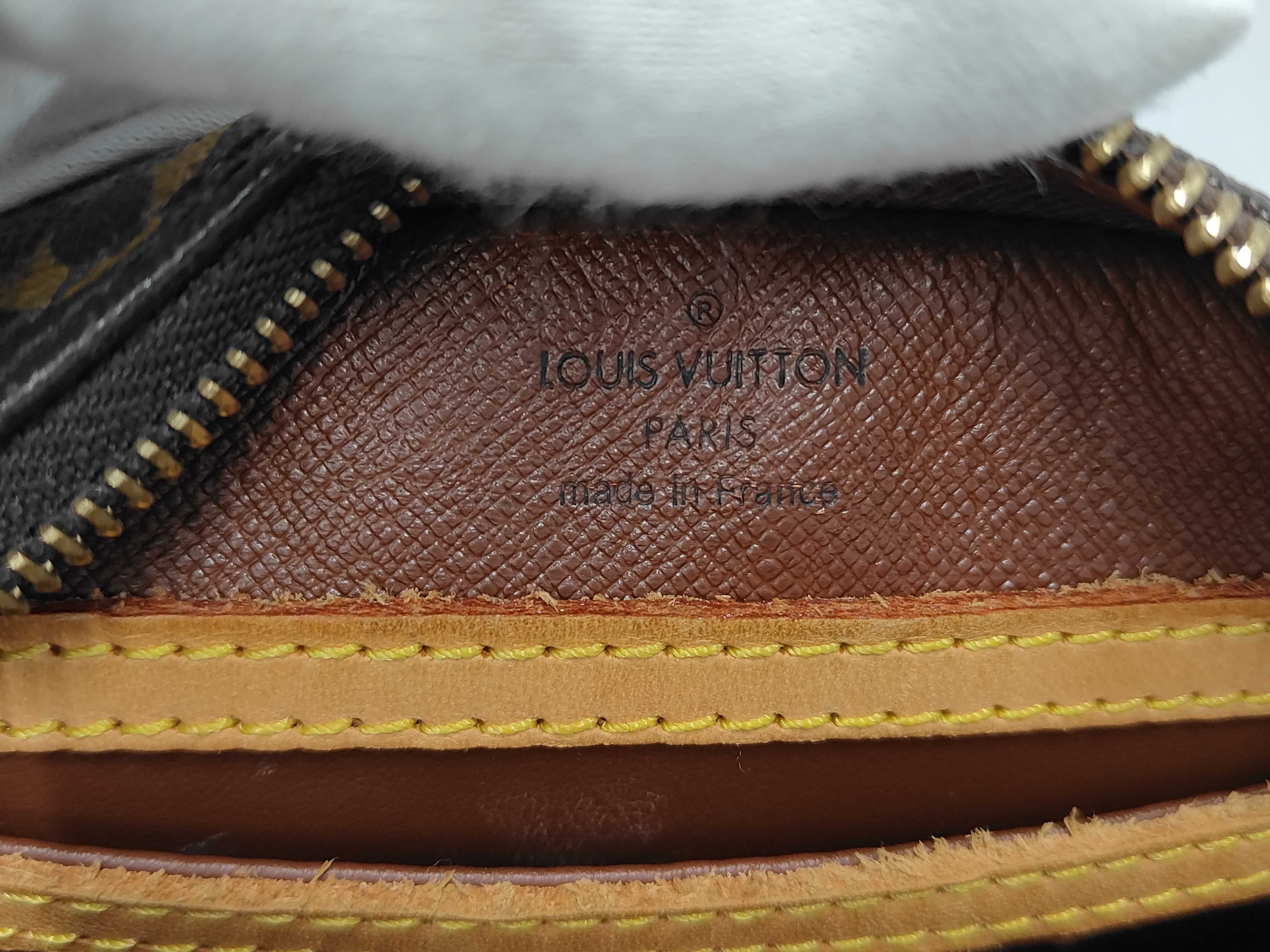 Monogram Louis Vuitton Blois Shoulder Bag Monogram M51221 Shoulder Bag — view 9