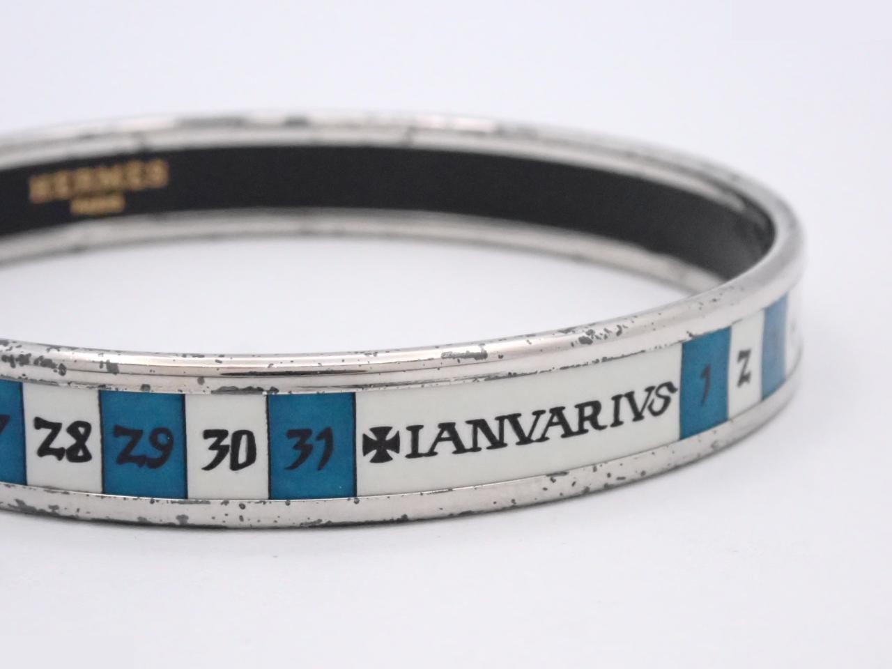 Stainless steel bangle, wrist circumference approximately 20 cm — view 3