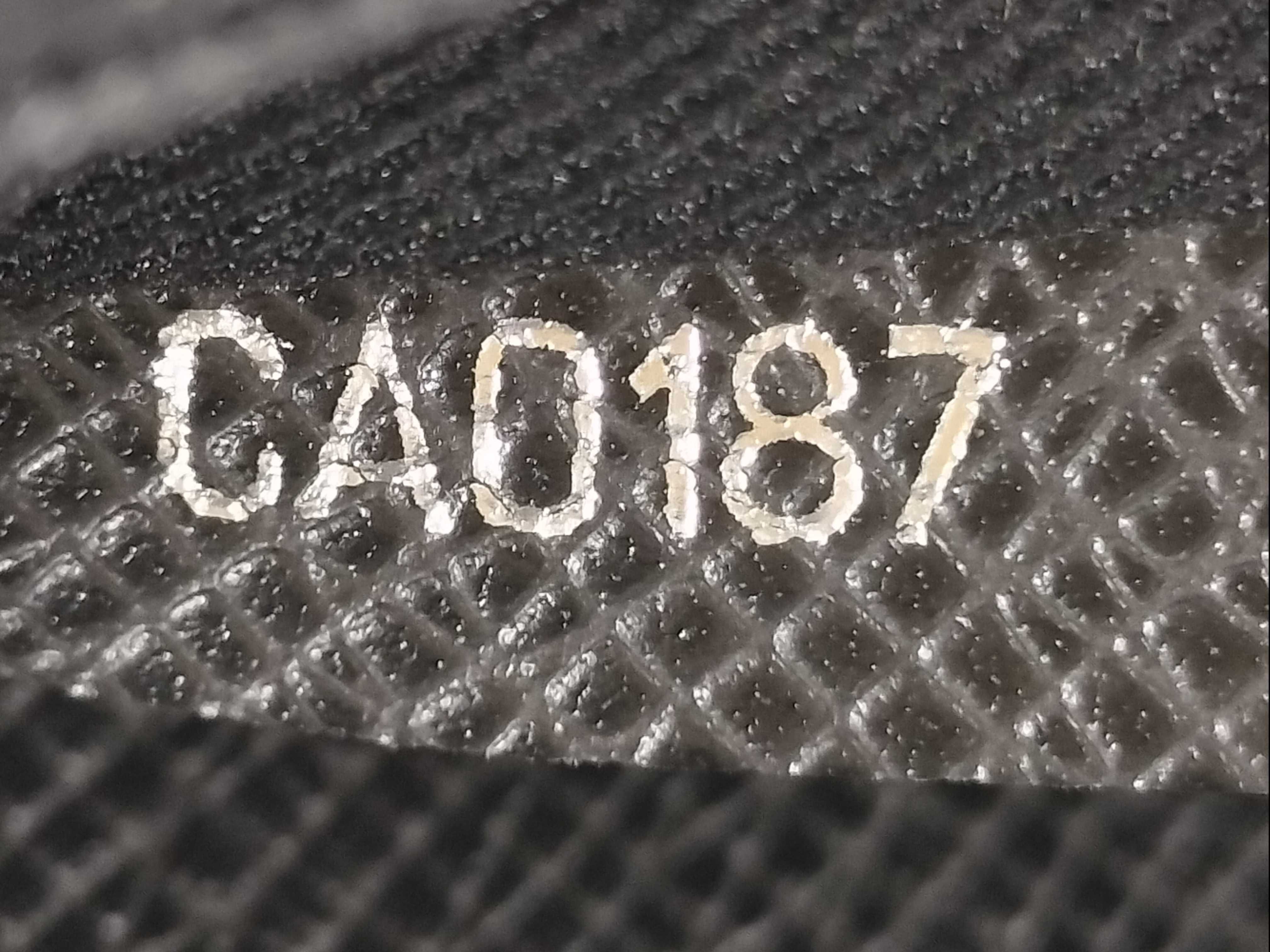 Taiga Anton Pochette Shoulder Bag M33431 — view 13