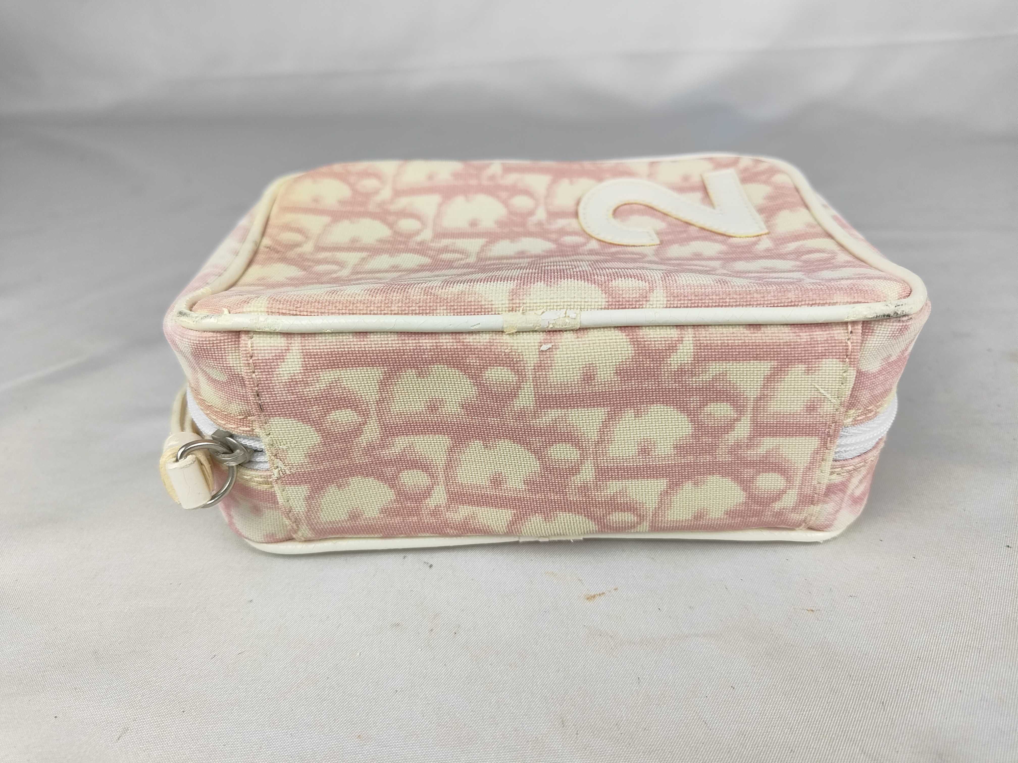 No.2 Pouch — view 3