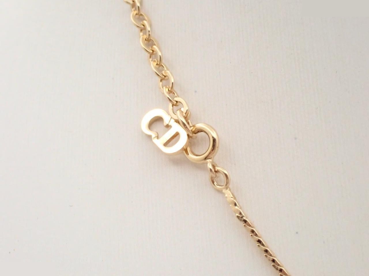 Other line: Precious metal necklaces and pendants, neck circumference approximately 46 cm. — view 2