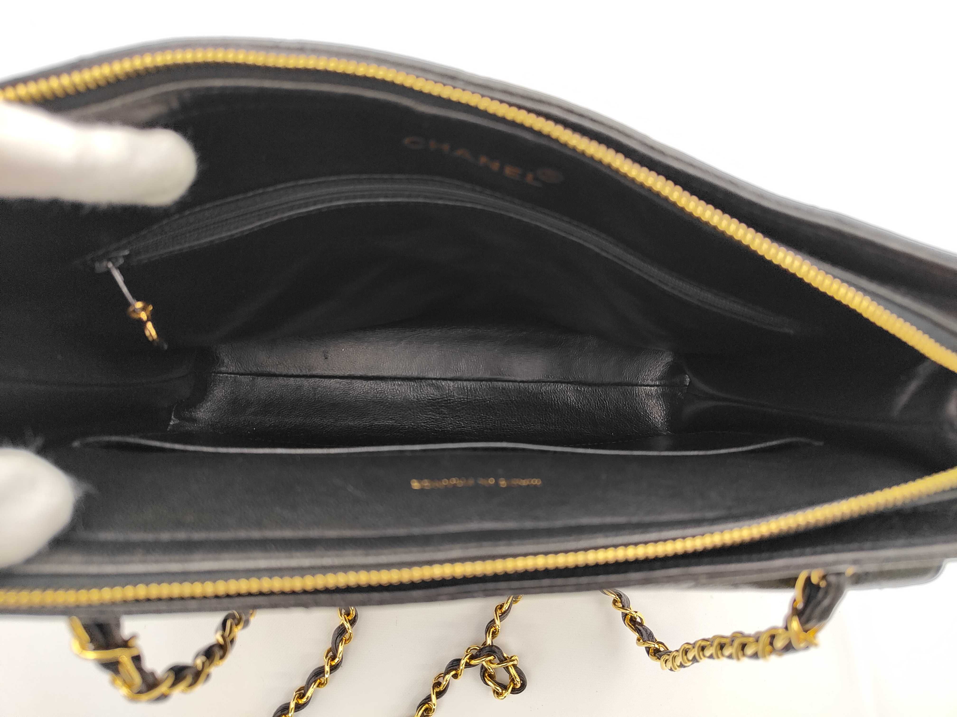 Matelassé Caviar Skin Chain Shoulder Bag, Black with Gold Hardware. — view 9
