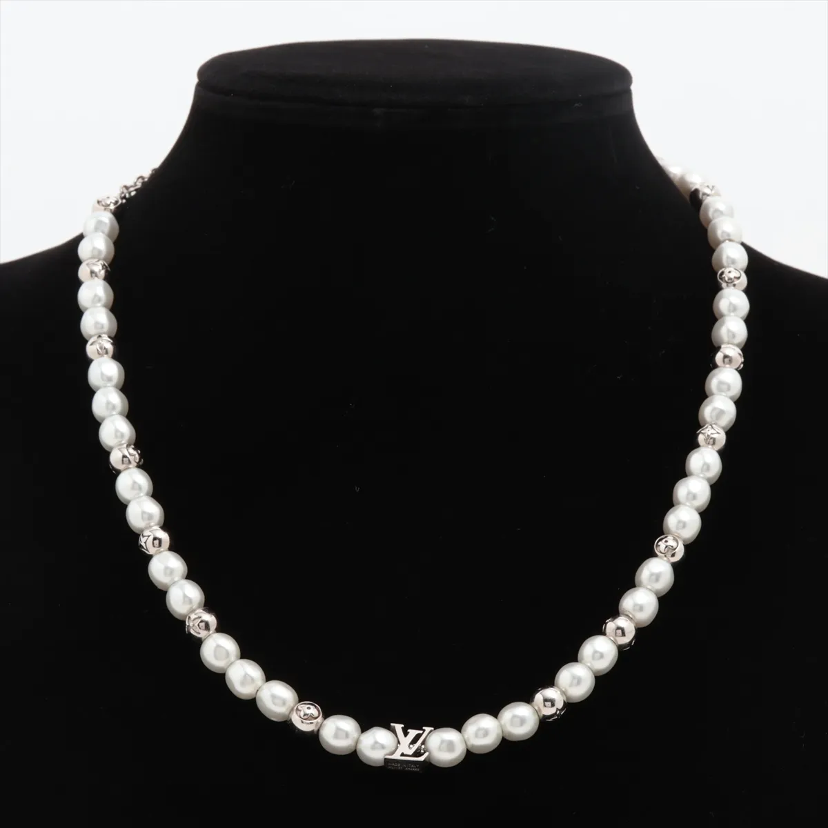 M01157 Monogram Pearl AK0223 Necklace, Metal, Silver. Shows signs of wear, — view 5