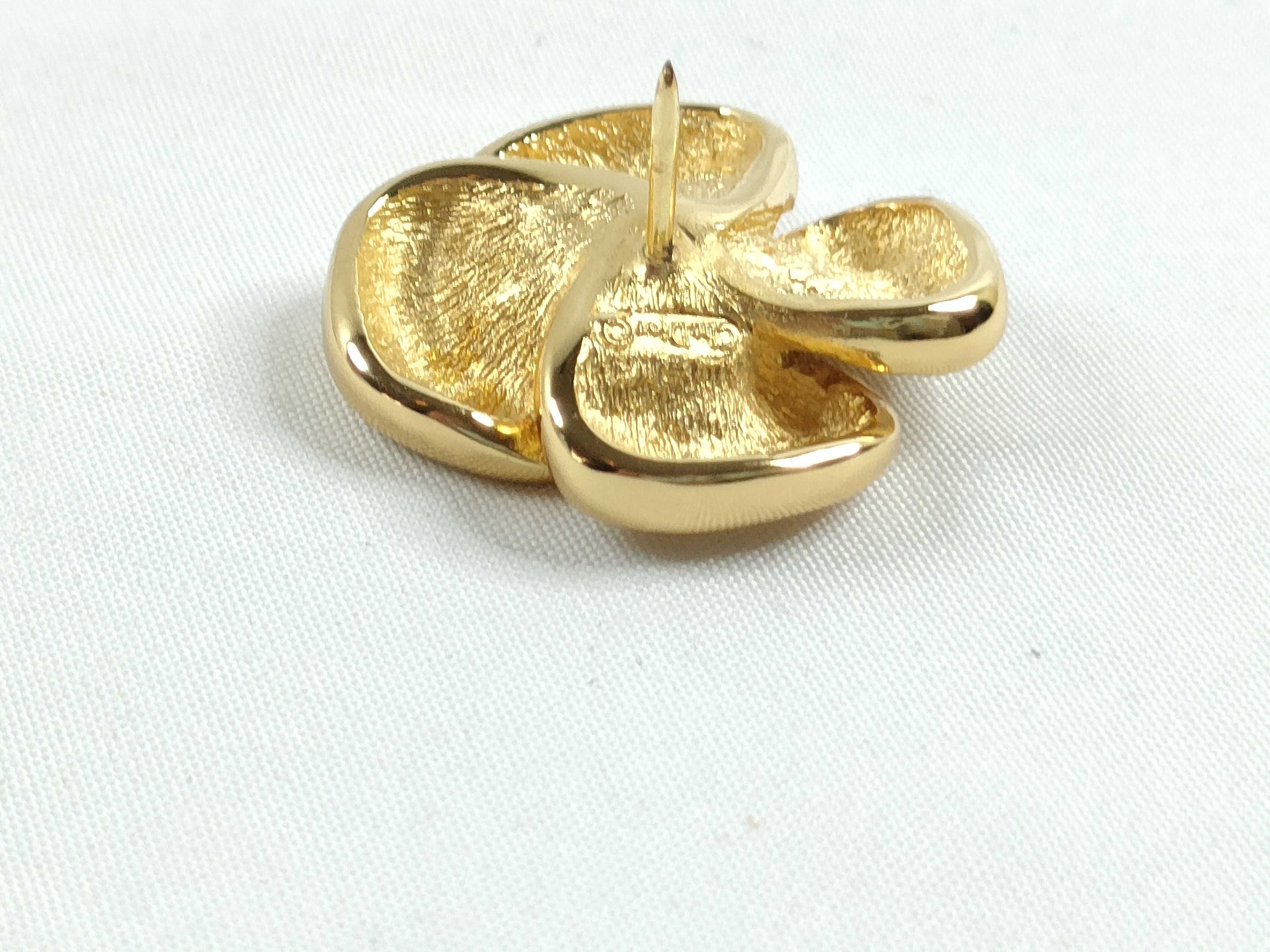 Christian Flower Motif Brooch, Gold Brooch — view 3