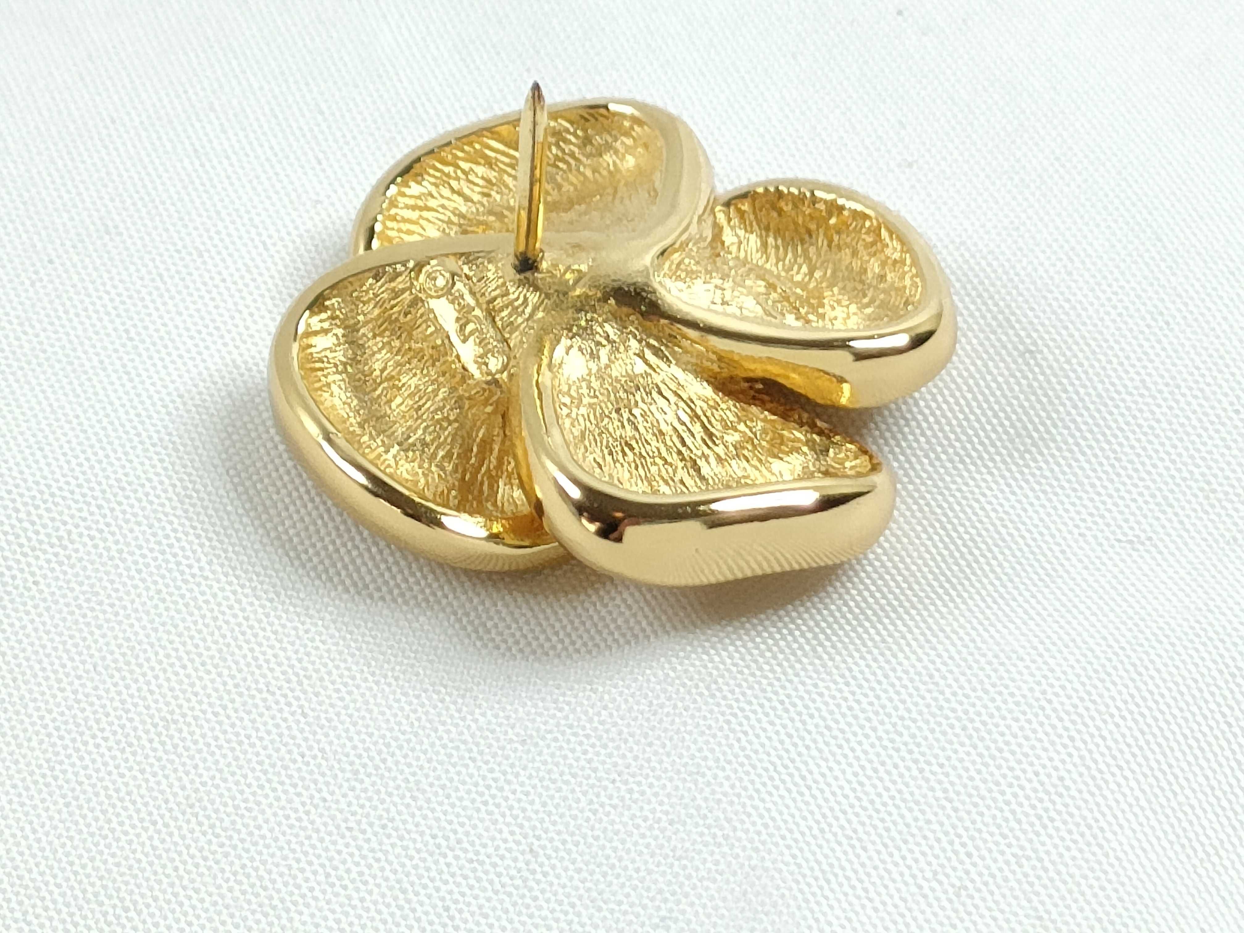 Christian Flower Motif Brooch, Gold Brooch — view 4