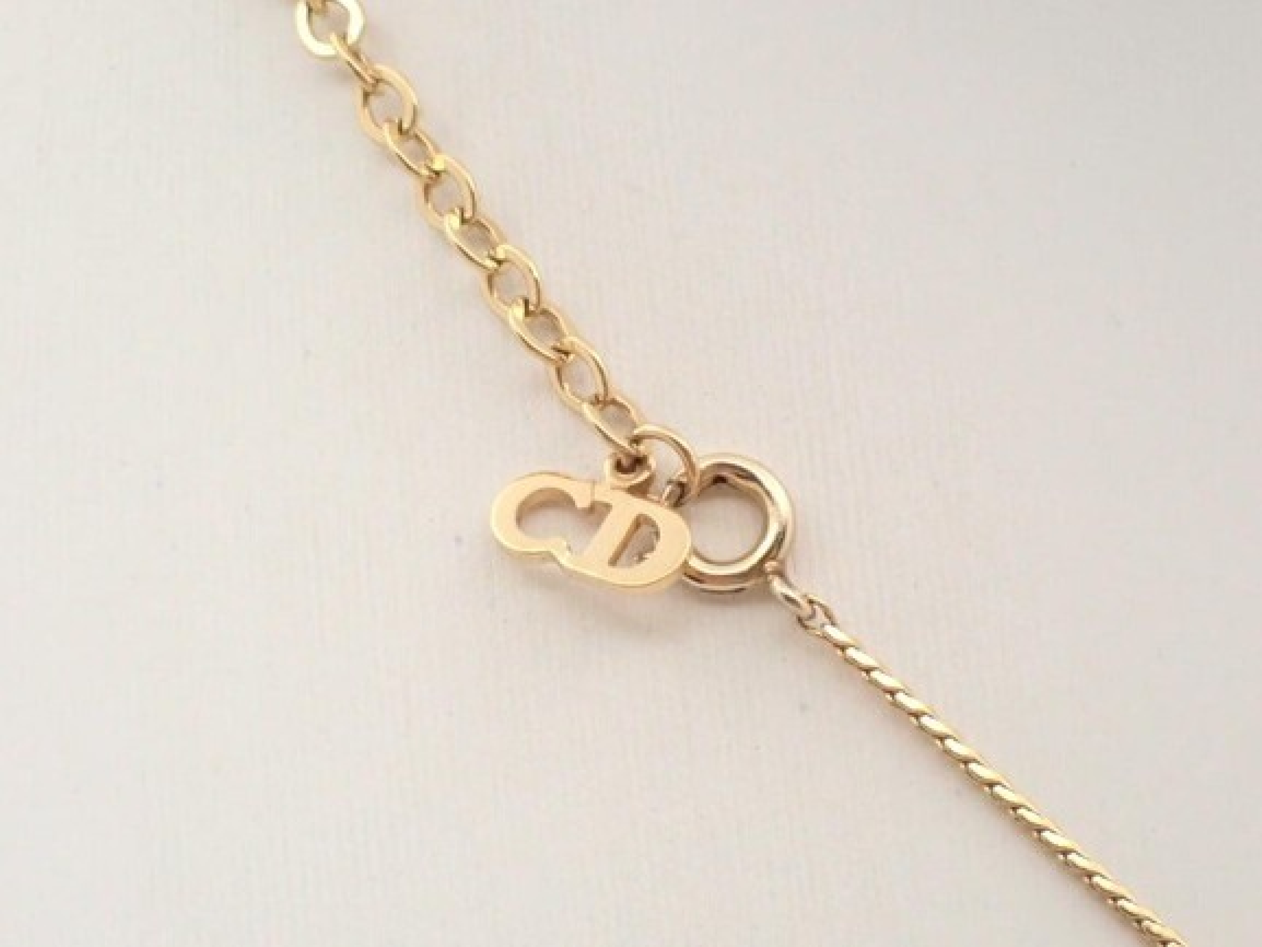 Christian necklace, chain approximately 44cm. — view 3