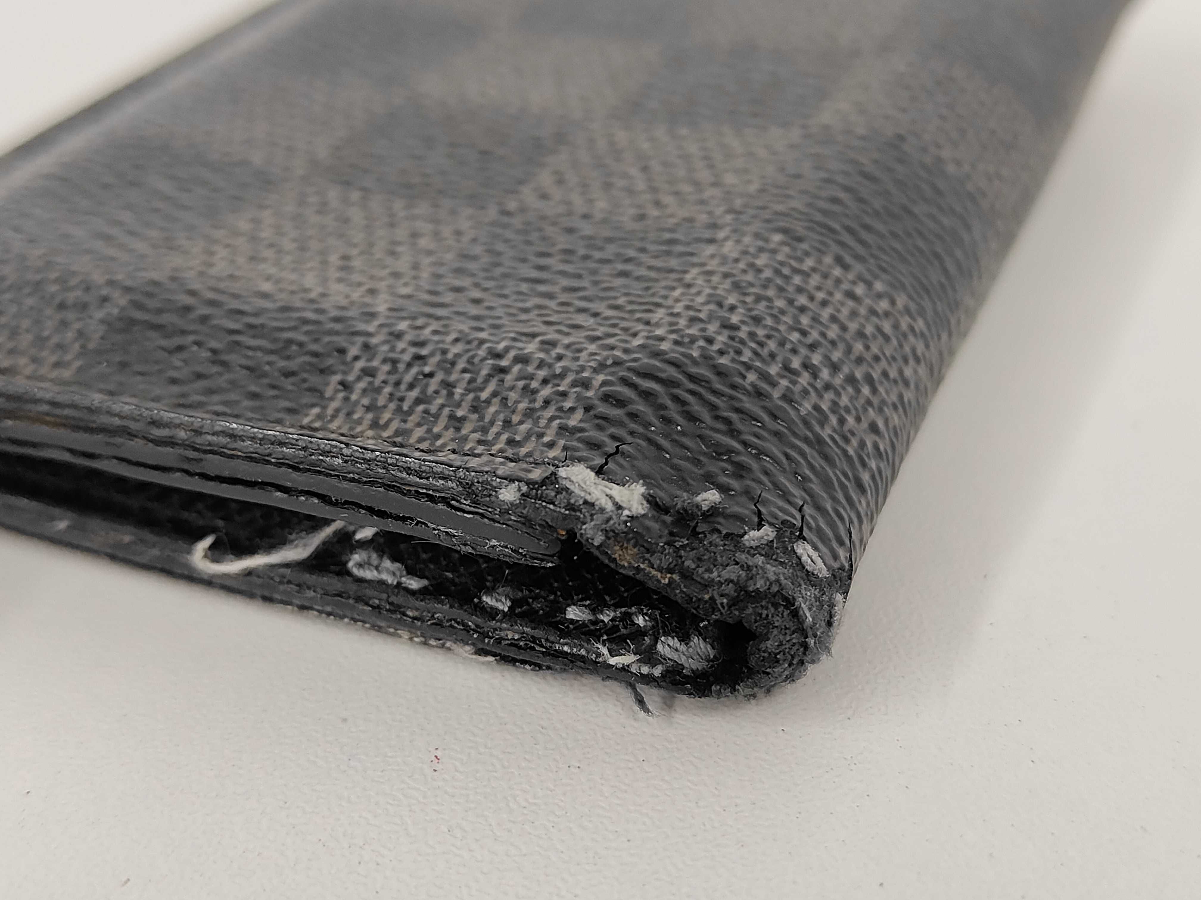 Damier Graphite Chain Wallet — view 3