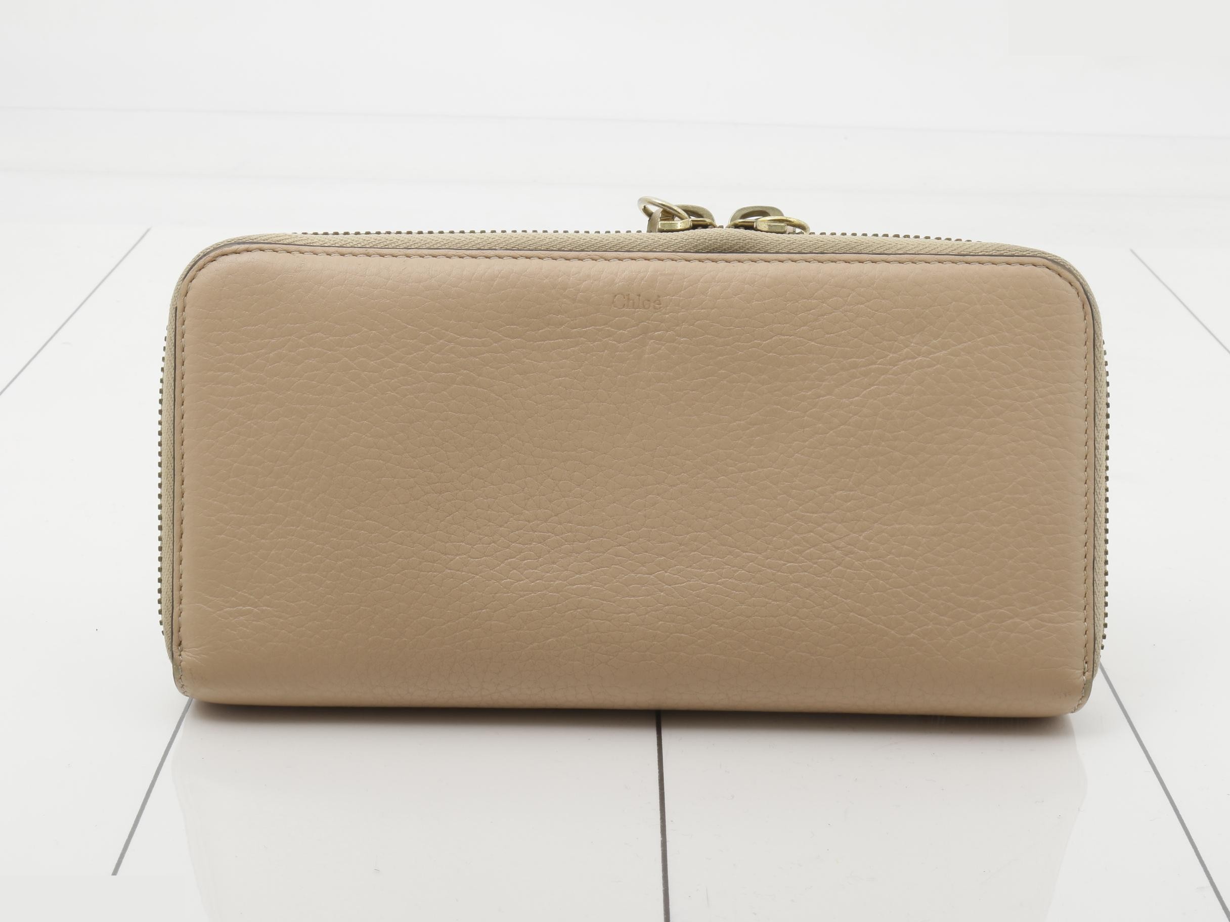 wallet — view 2