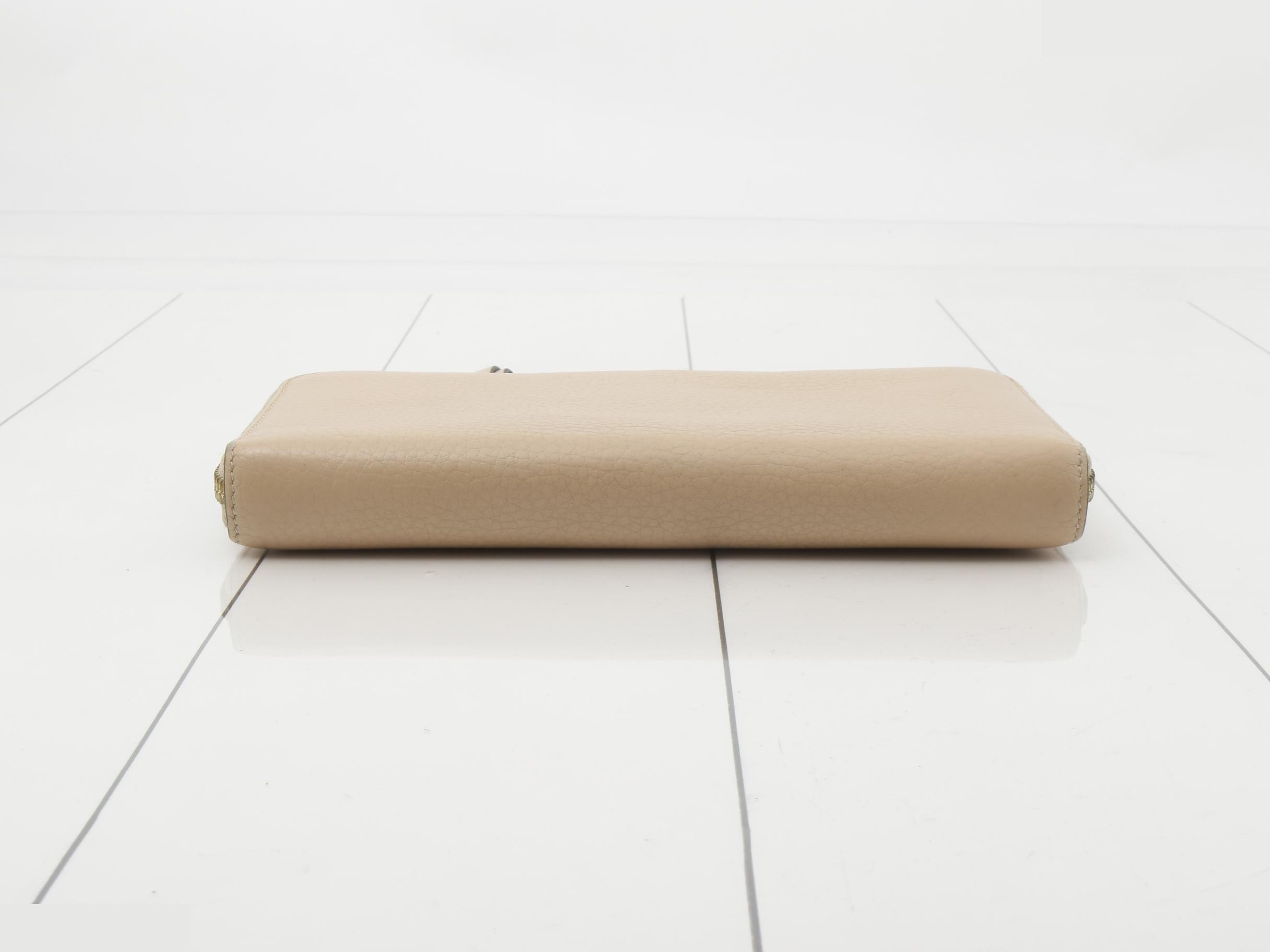 wallet — view 3