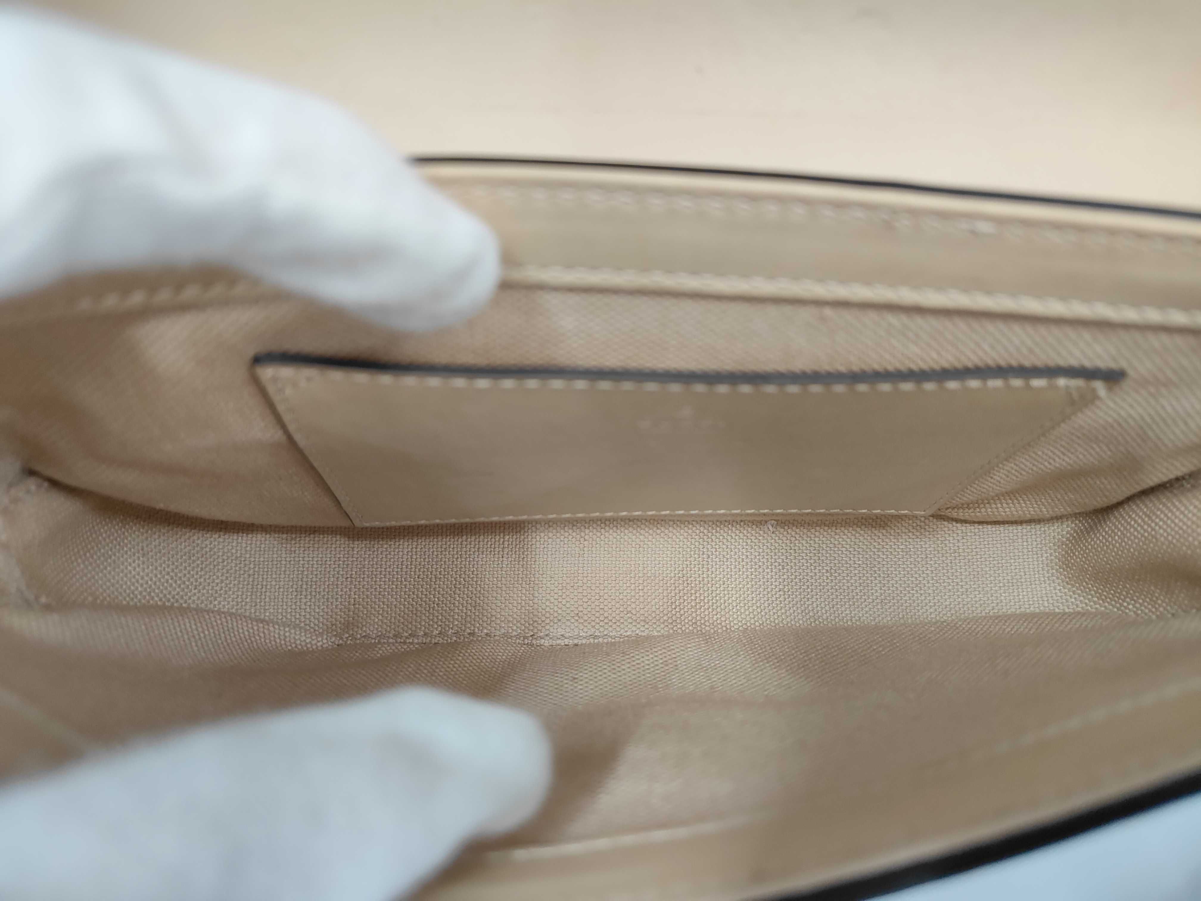 GG Supreme Leather Shoulder Bag — view 8