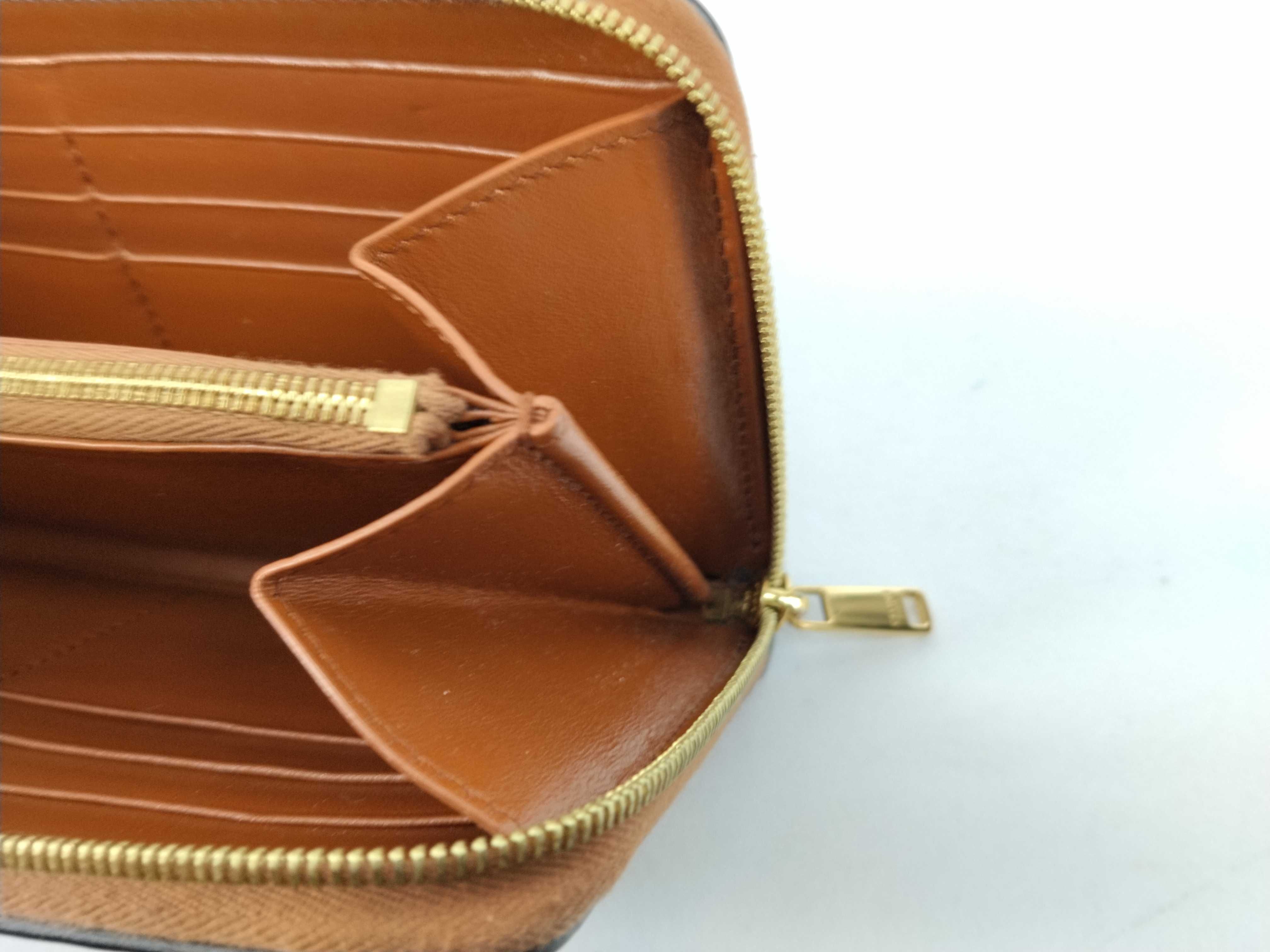 Triomphe Beige Round Zip Wallet — view 13