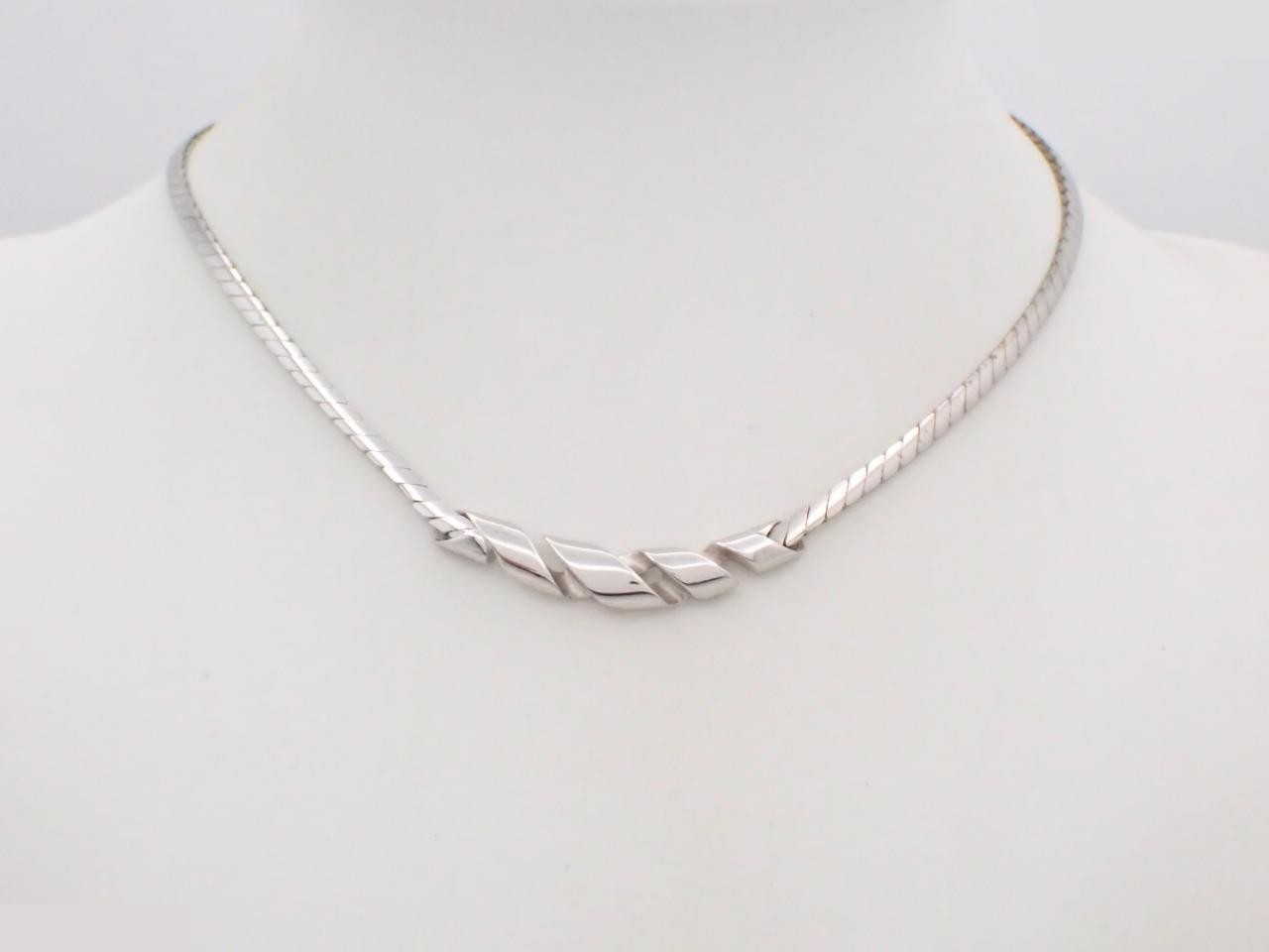 Necklace, neck circumference approximately 38 cm — view 3
