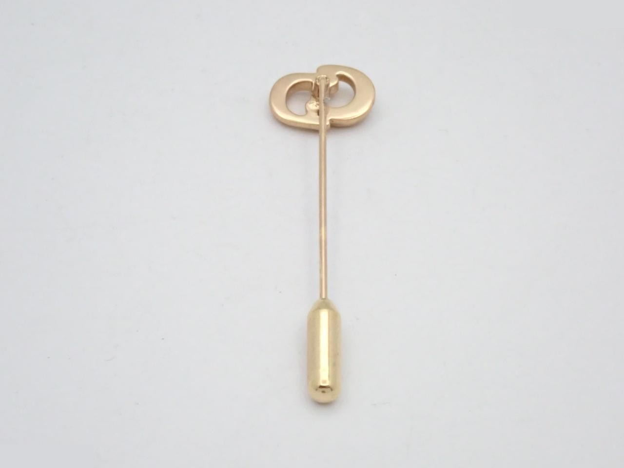brooch — view 2