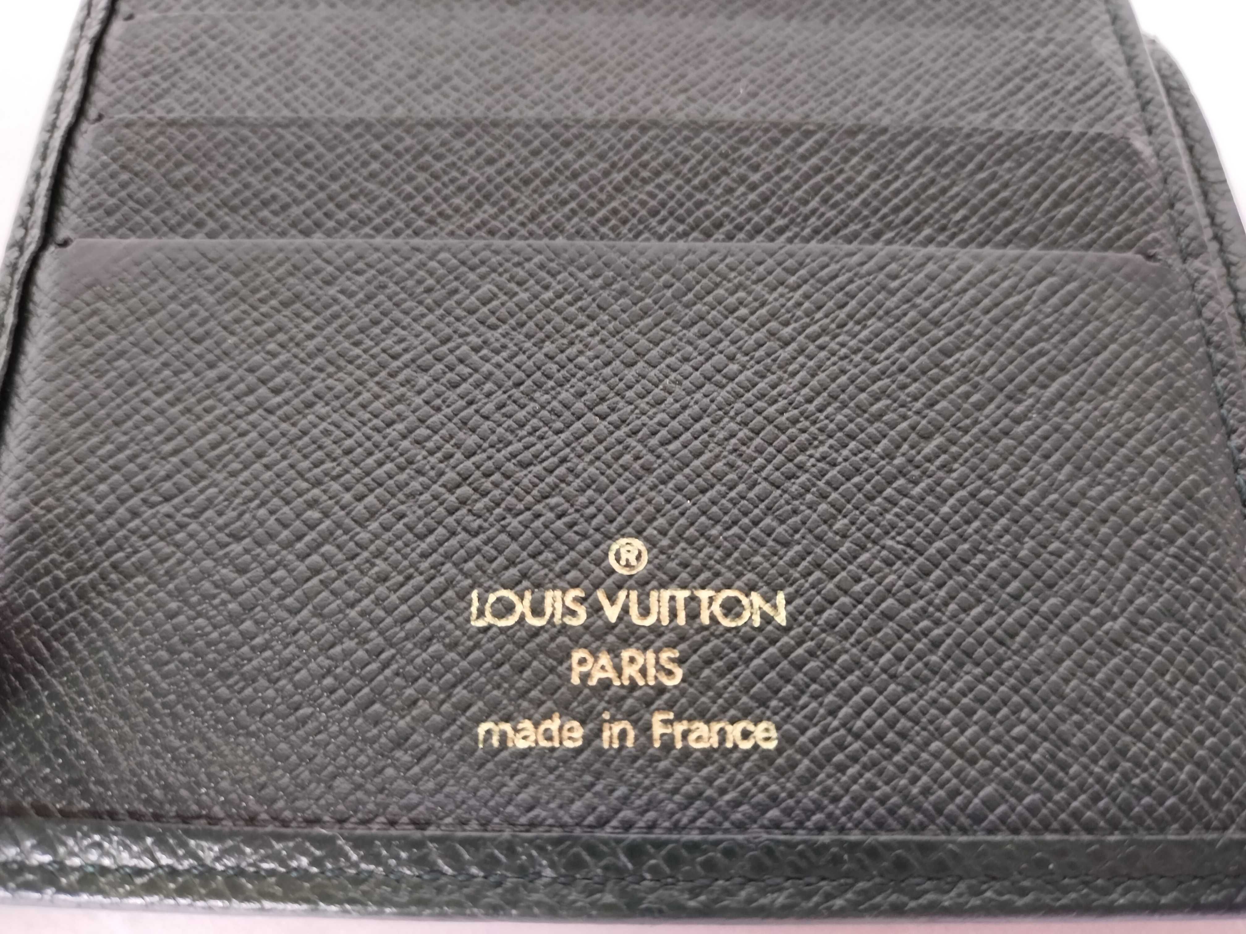 Taiga Leather Compact Wallet (Serial Number) — view 9