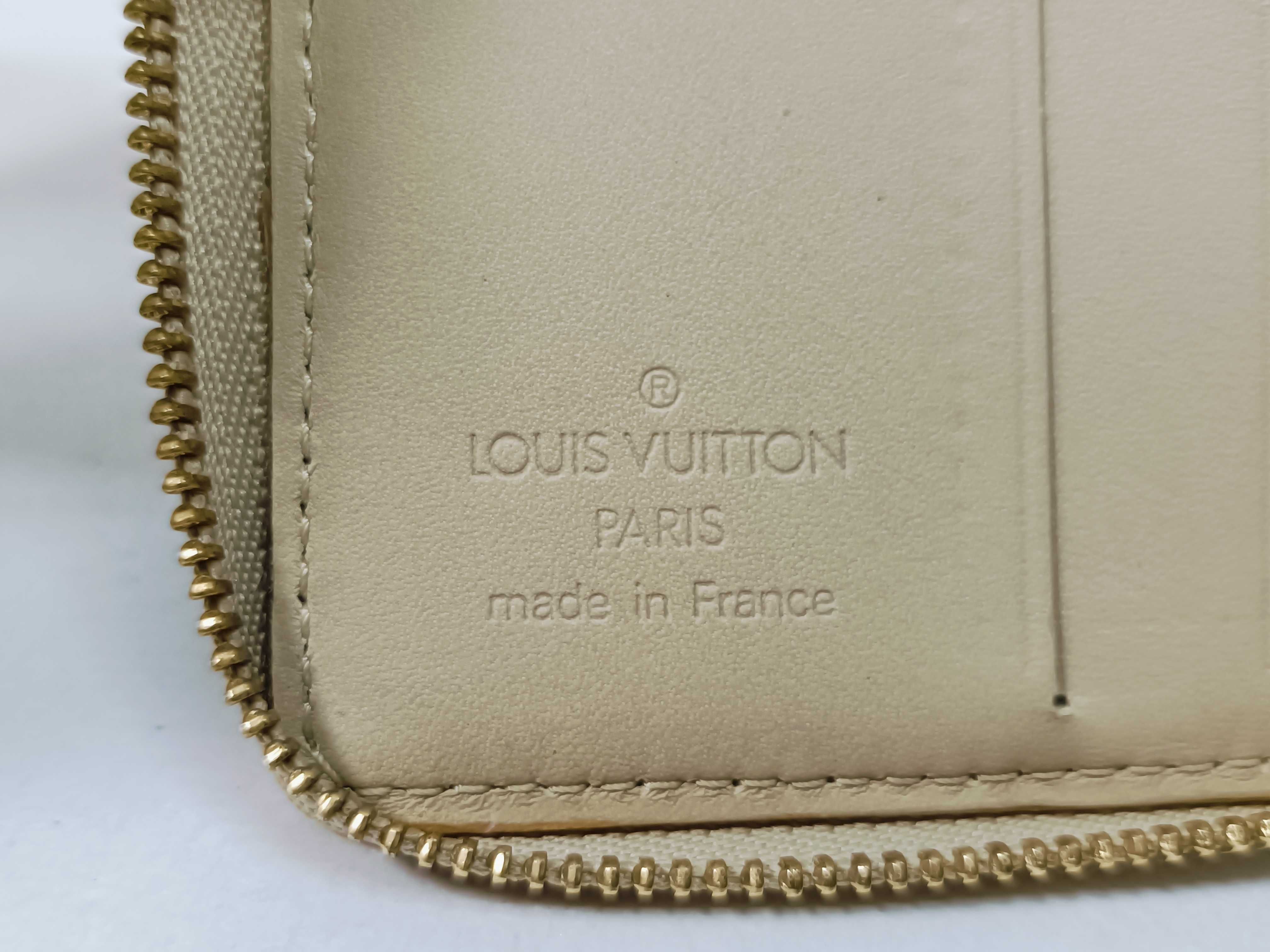 Vernis Bi-fold Wallet with Round Zipper — view 14