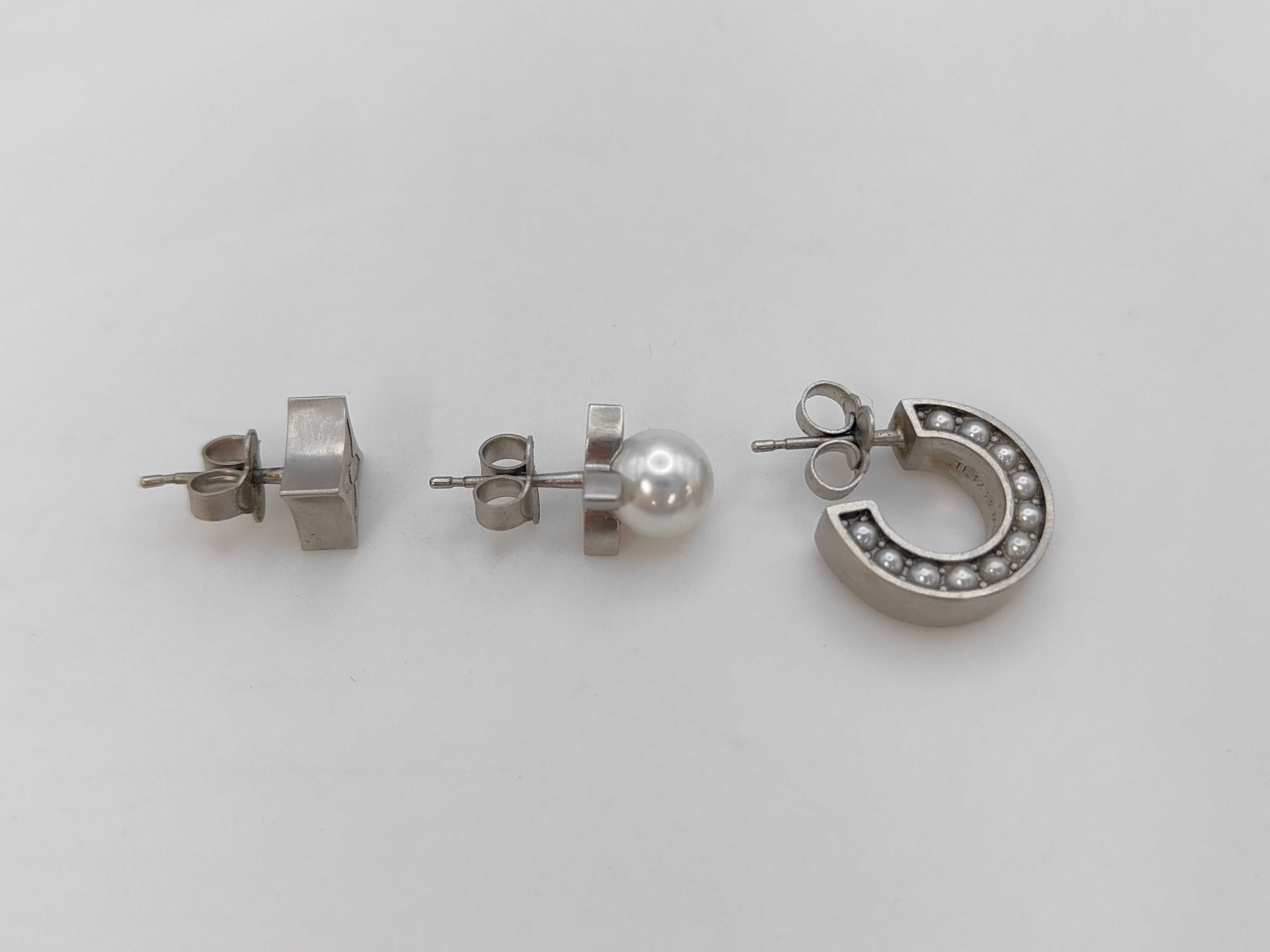 Monogram Pearl Earrings, 3-piece set, M01506 (VO7931) — view 2