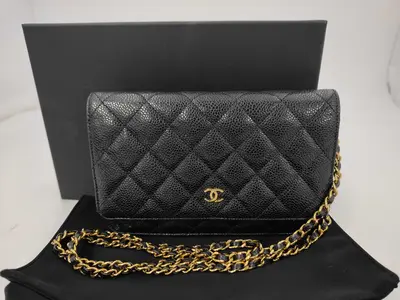 Caviar Skin AP0250 Chain Wallet Shoulder Bag with Serial Number Plate