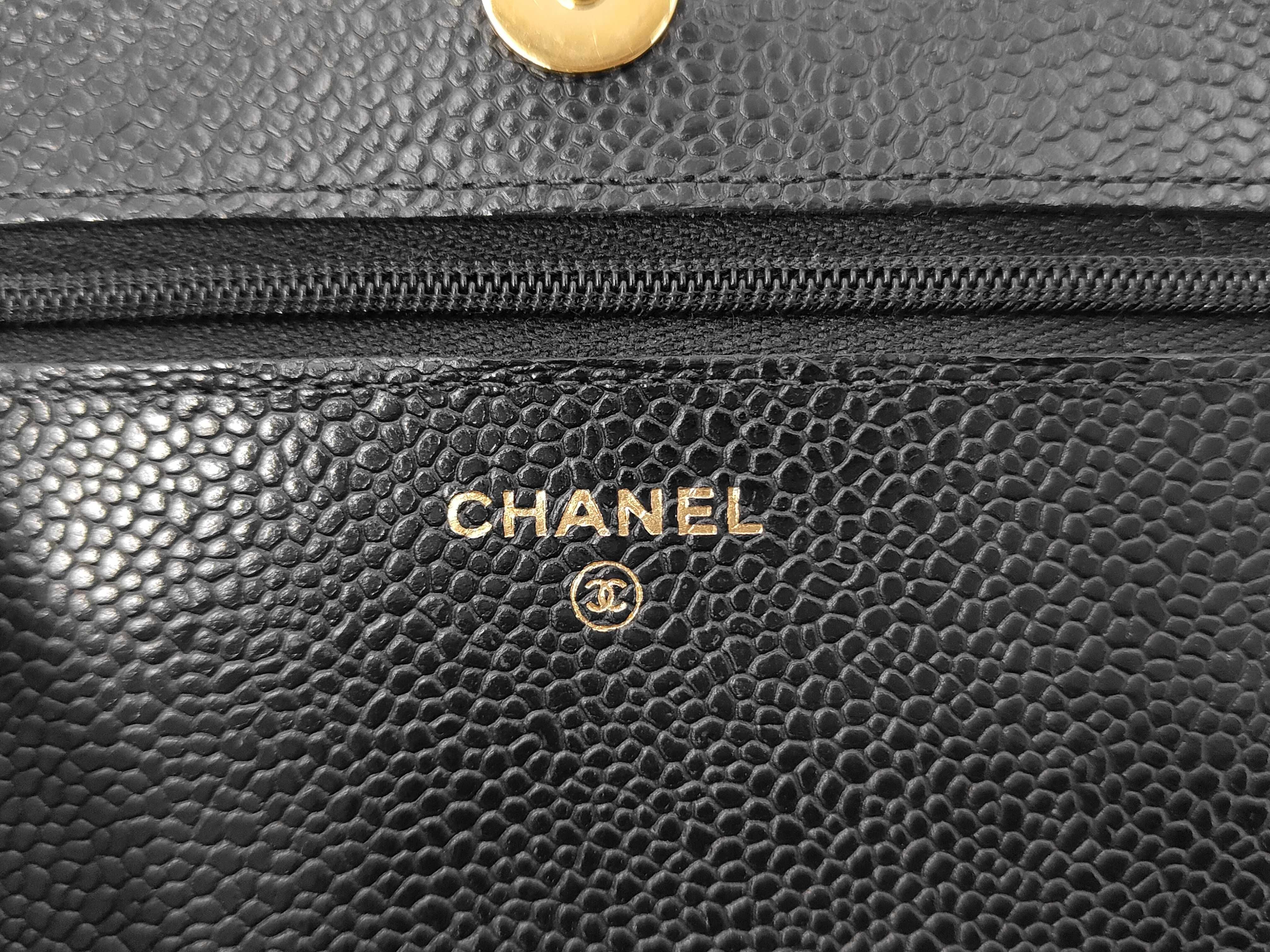 Caviar Skin AP0250 Chain Wallet Shoulder Bag with Serial Number Plate — view 14