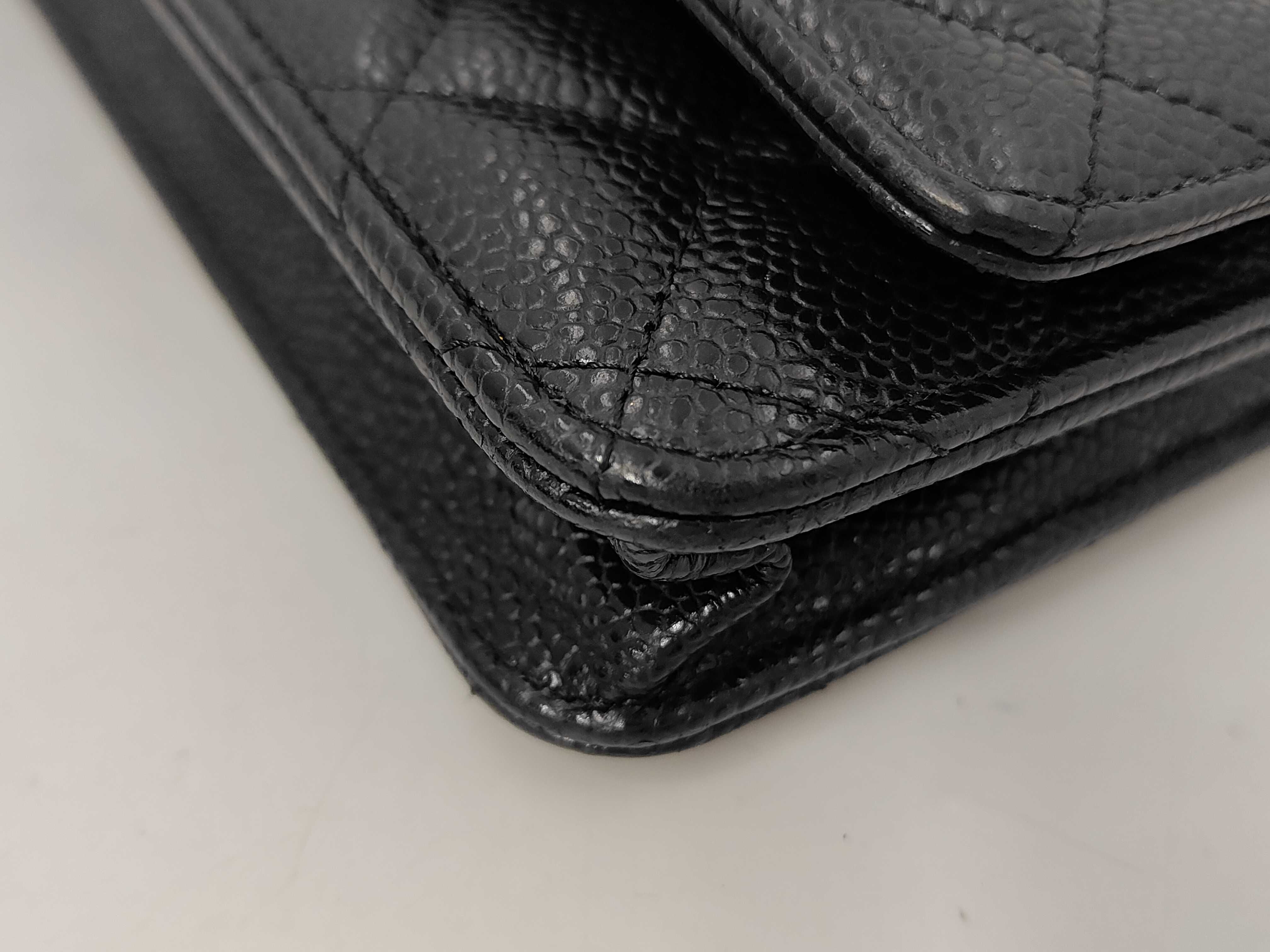 Caviar Skin AP0250 Chain Wallet Shoulder Bag with Serial Number Plate — view 4