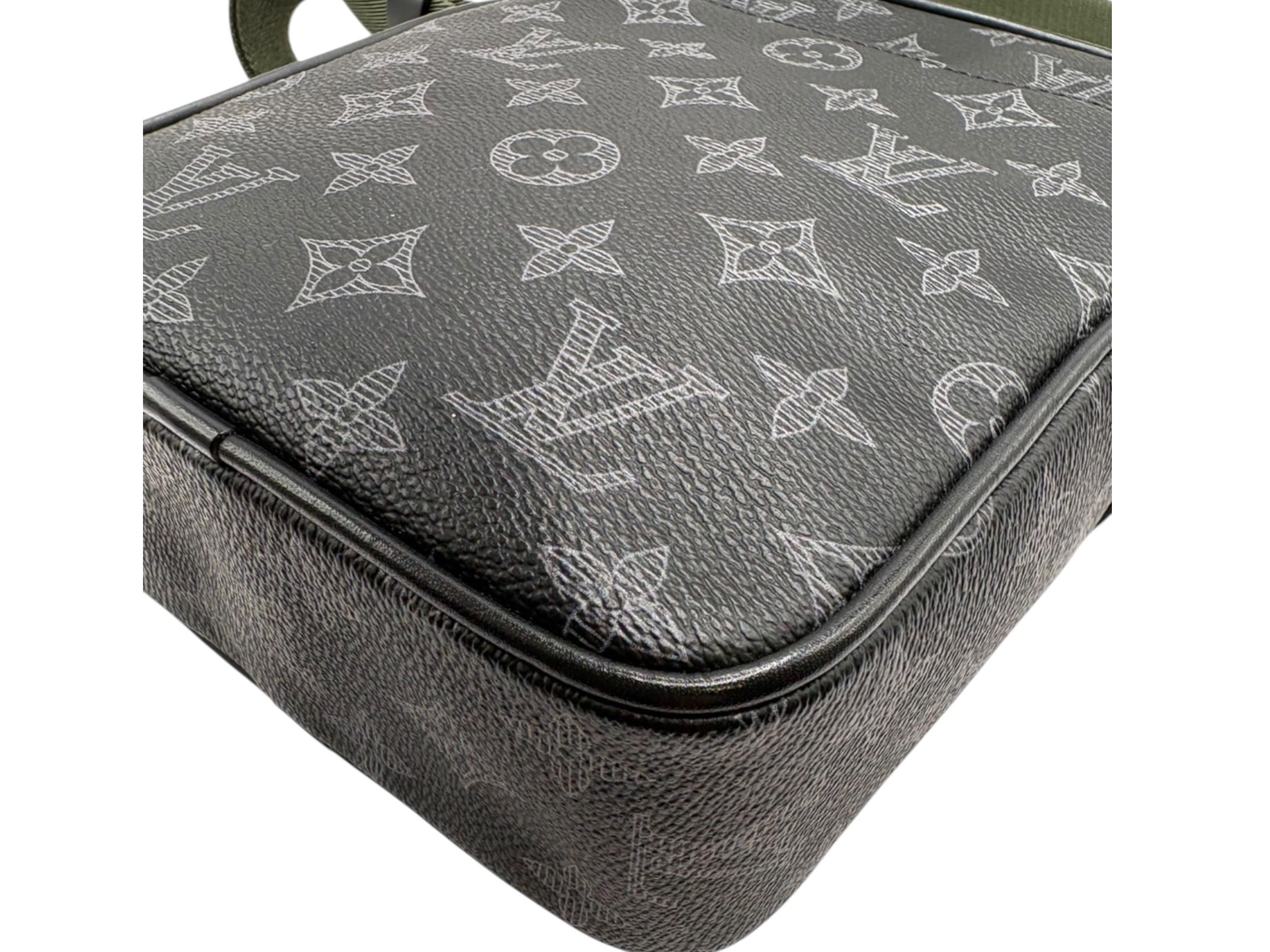 Monogram Vivienne Danube PM M43677 Shoulder Bag — view 5