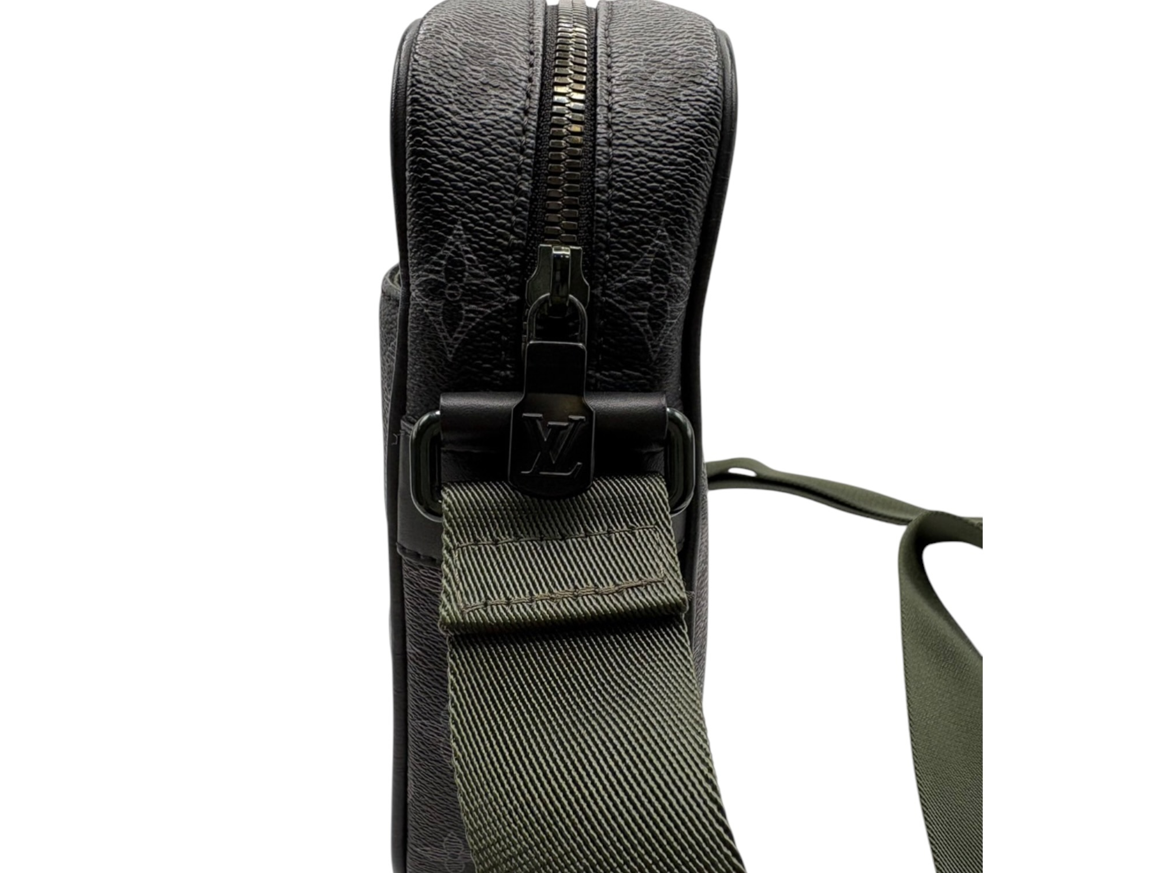 Monogram Vivienne Danube PM M43677 Shoulder Bag — view 8
