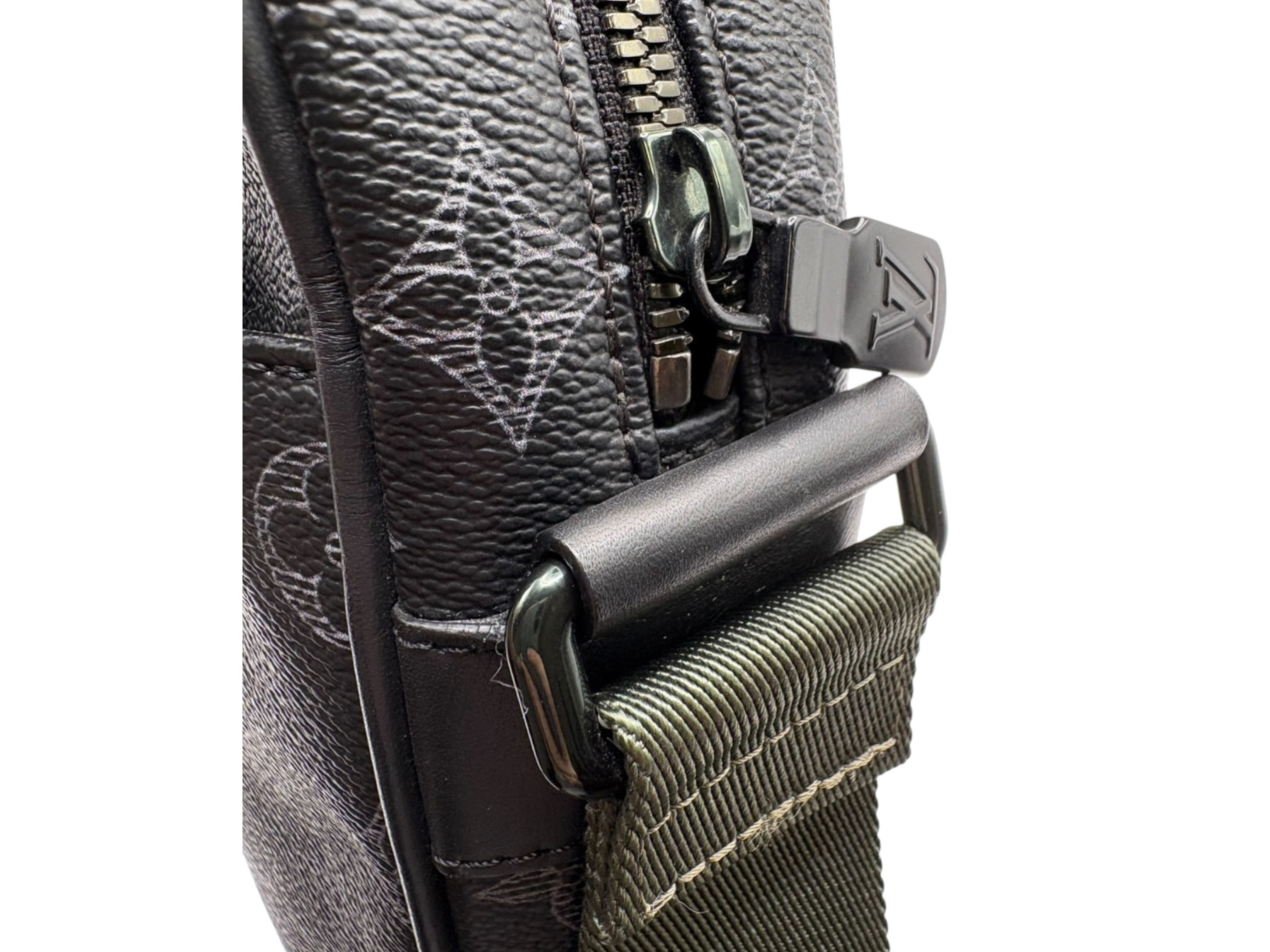 Monogram Vivienne Danube PM M43677 Shoulder Bag — view 9