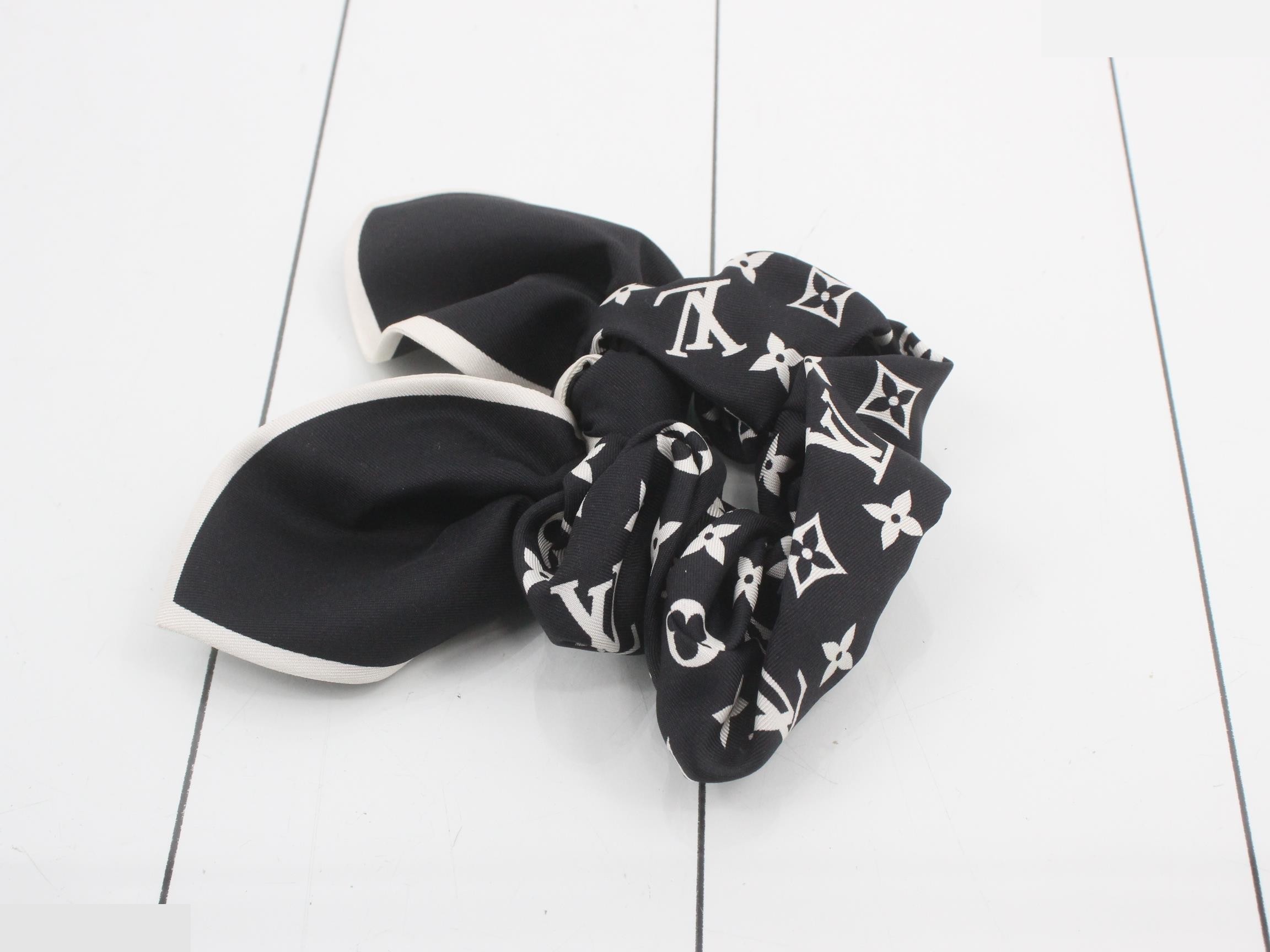 Scrunchie — view 2