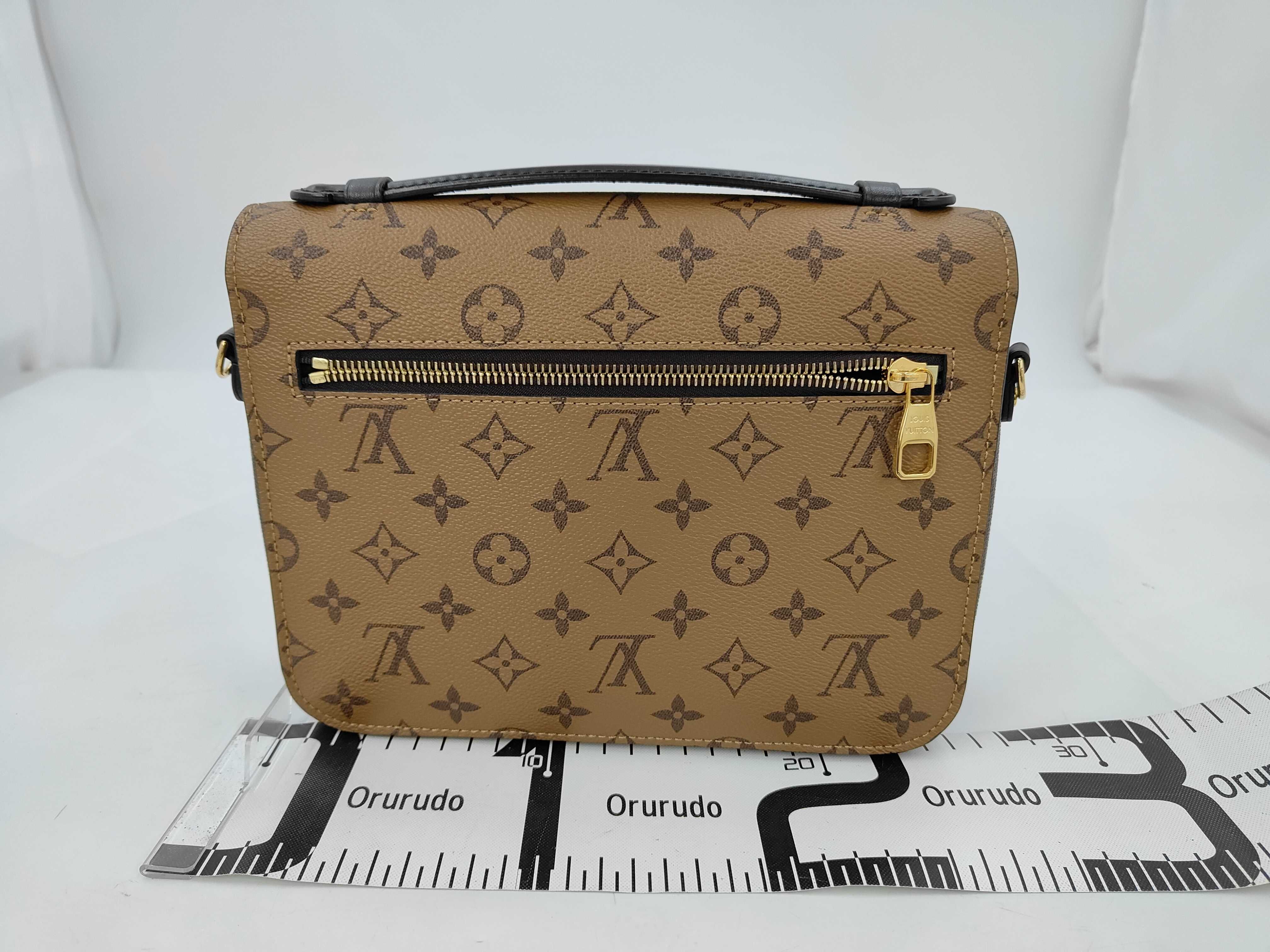 Pochette Metis MM Monogram Reverse M44876 Shoulder Bag — view 2