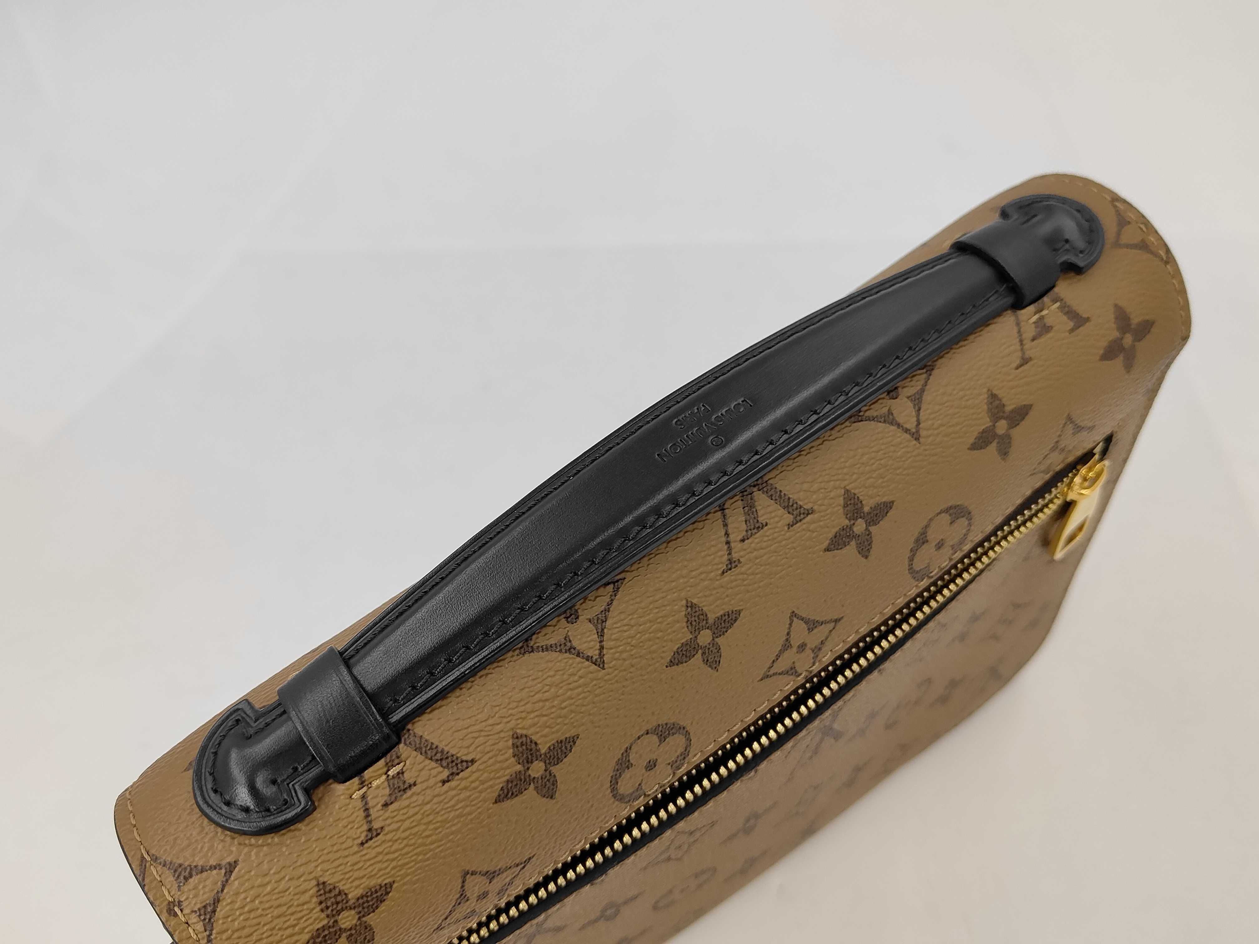 Pochette Metis MM Monogram Reverse M44876 Shoulder Bag — view 3