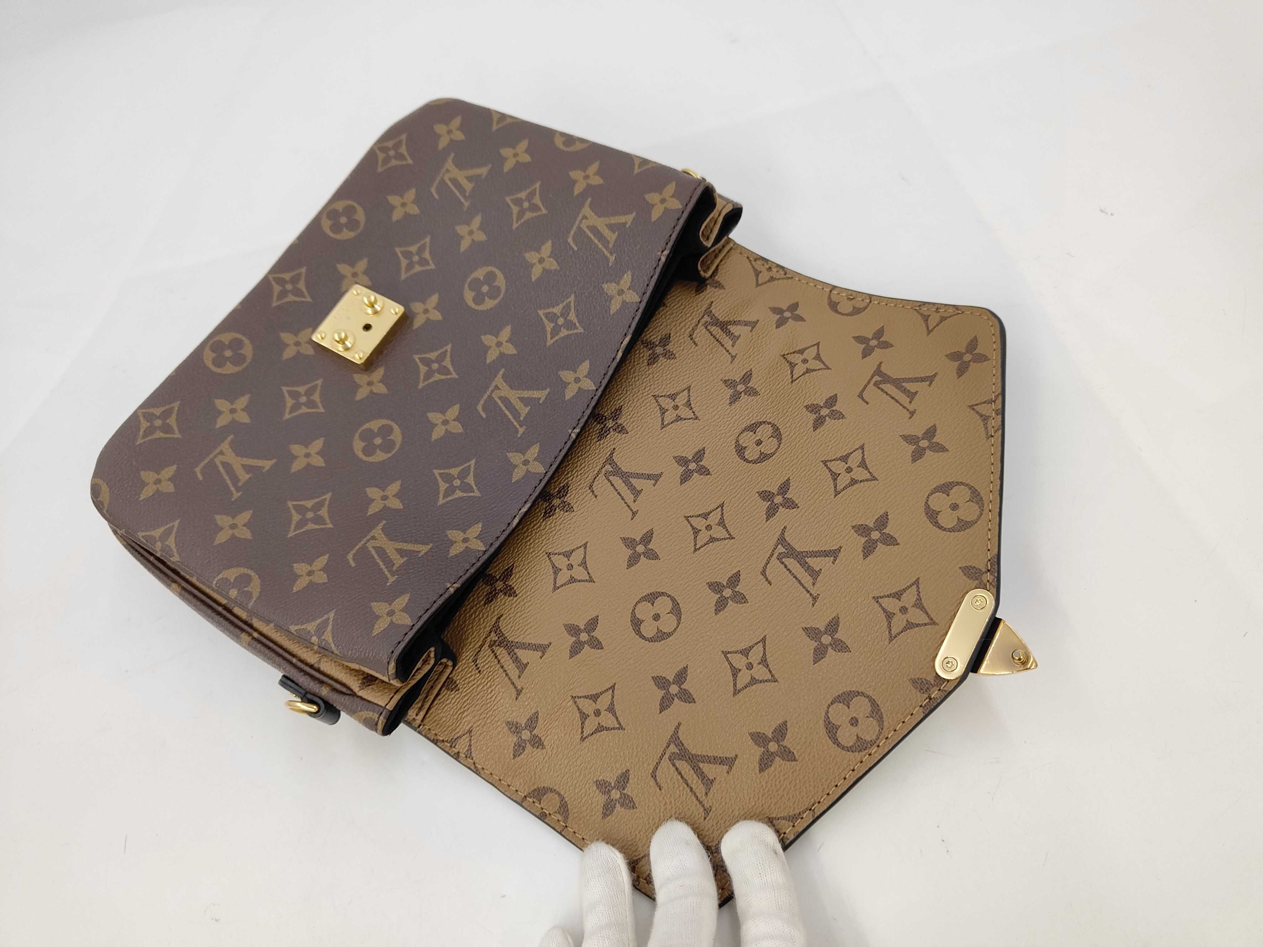 Pochette Metis MM Monogram Reverse M44876 Shoulder Bag — view 8