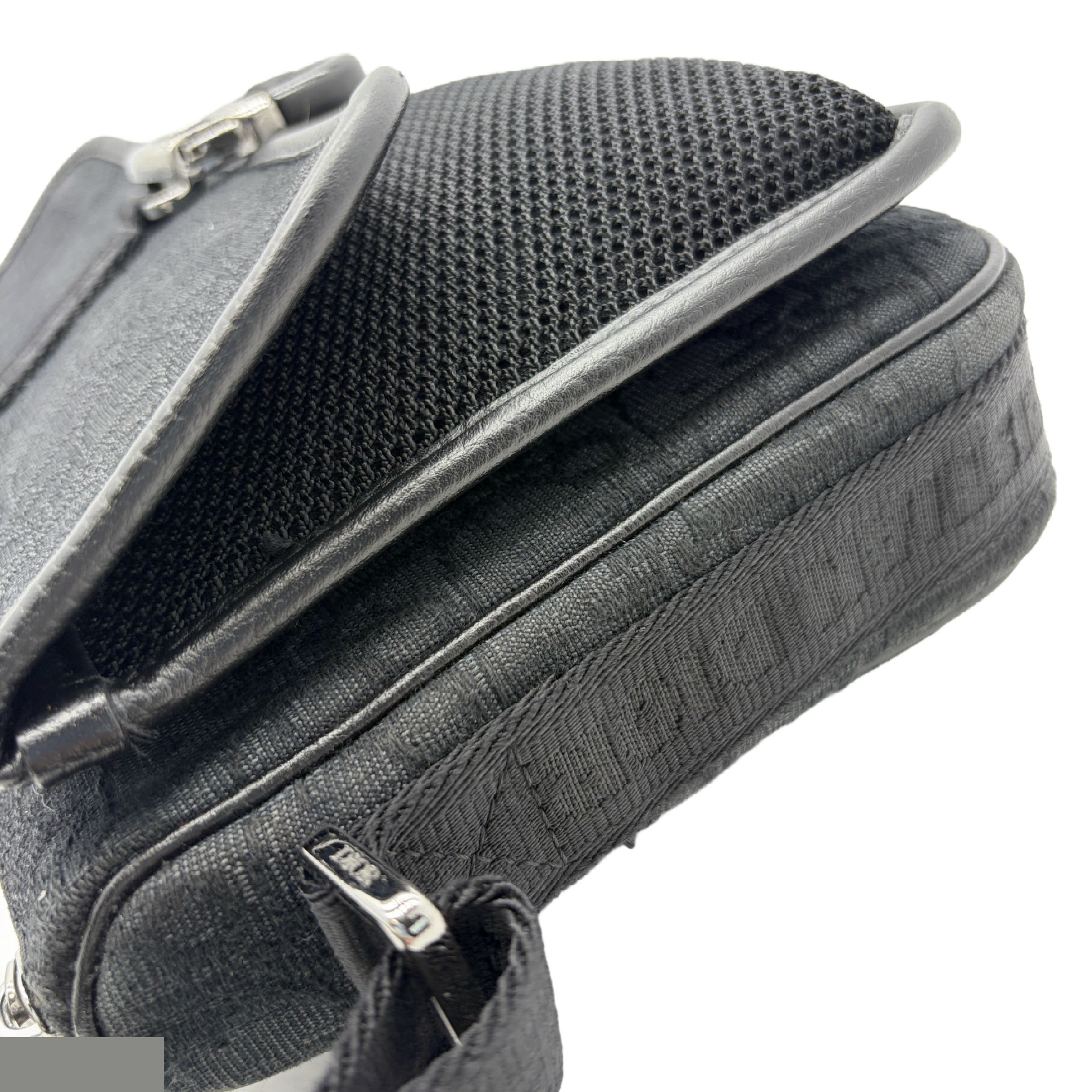 Oblique Dior 8 Messenger Bag Shoulder Bag — view 3