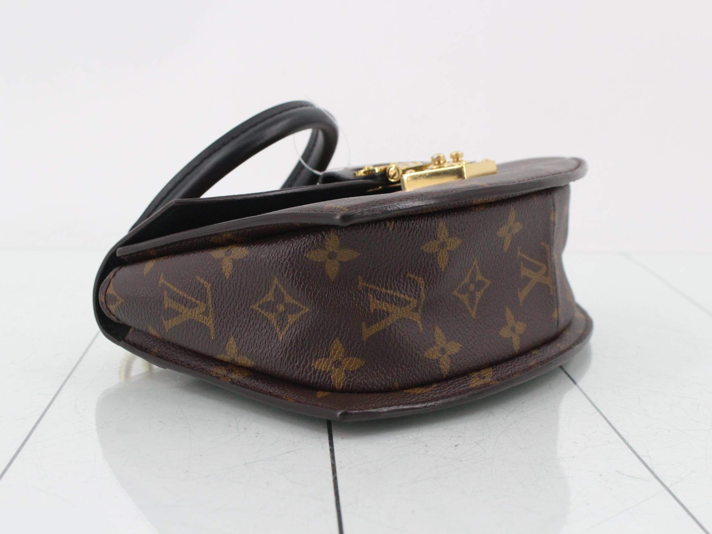 LV Monogram Tilsit Shoulder Bag — view 5