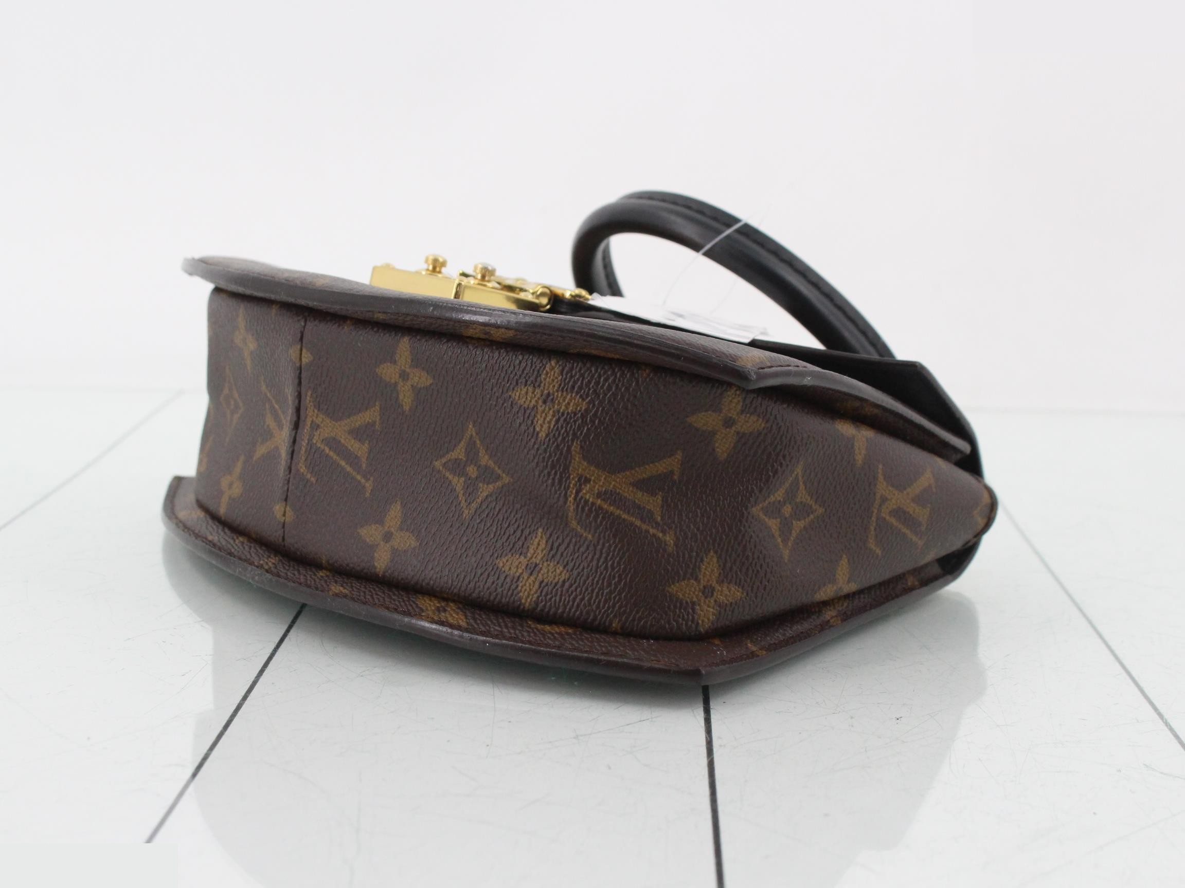 LV Monogram Tilsit Shoulder Bag — view 6