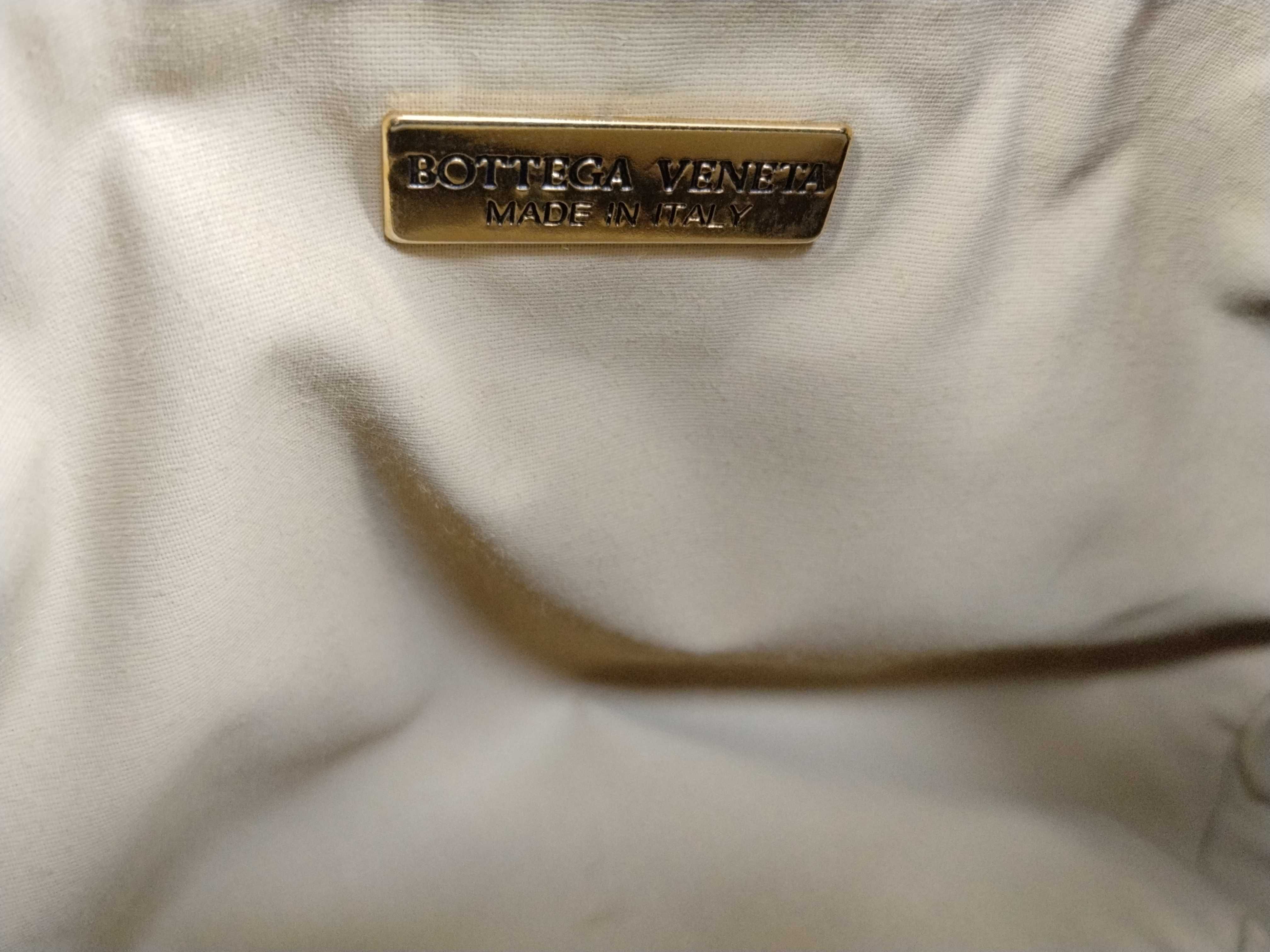 Intrecciato Leather One-Shoulder Bag, Black, Excellent Condition — view 14