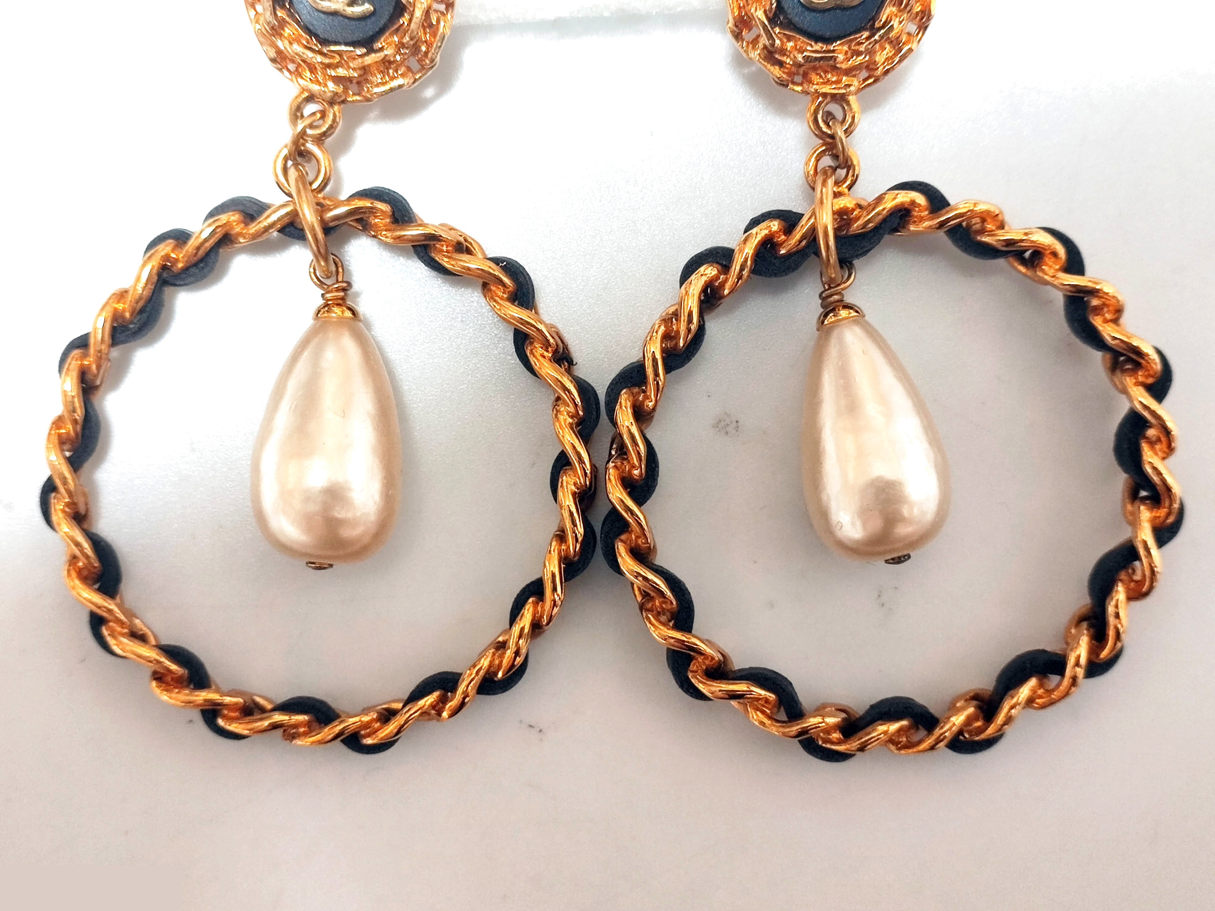 Coco Mark Leather Chain Circle Pearl Swing Earrings 93P — view 5