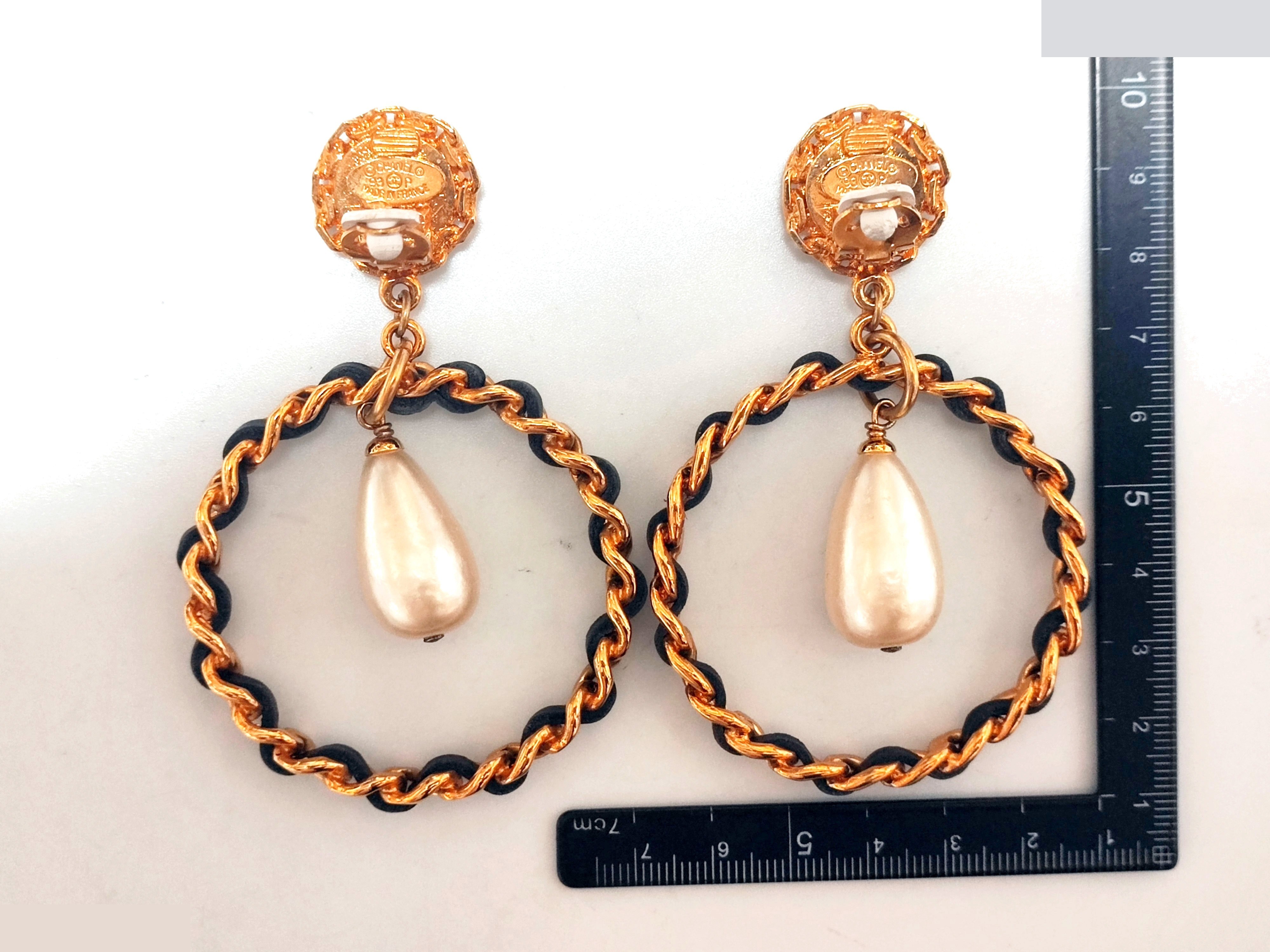 Coco Mark Leather Chain Circle Pearl Swing Earrings 93P — view 7