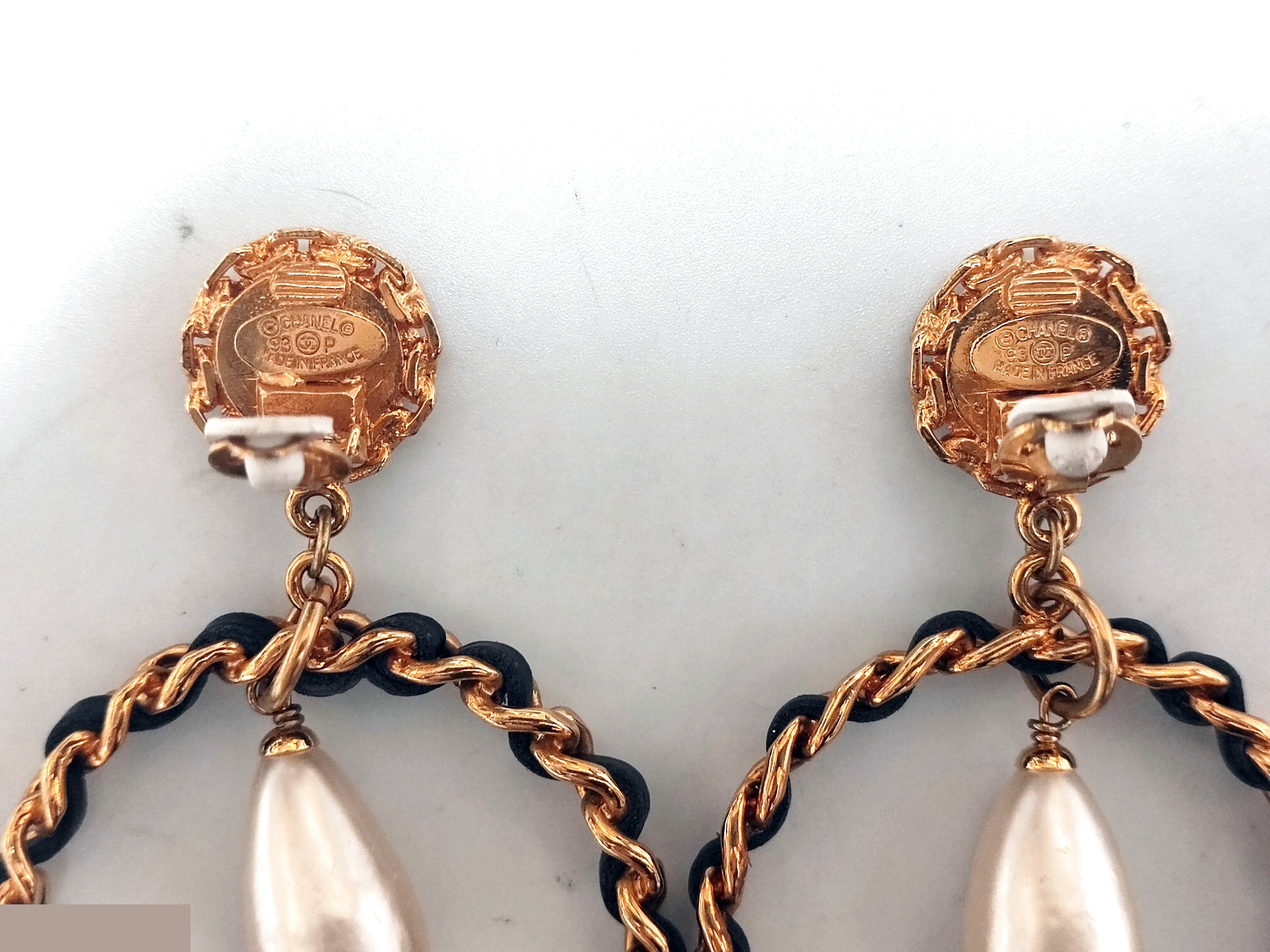 Coco Mark Leather Chain Circle Pearl Swing Earrings 93P — view 8