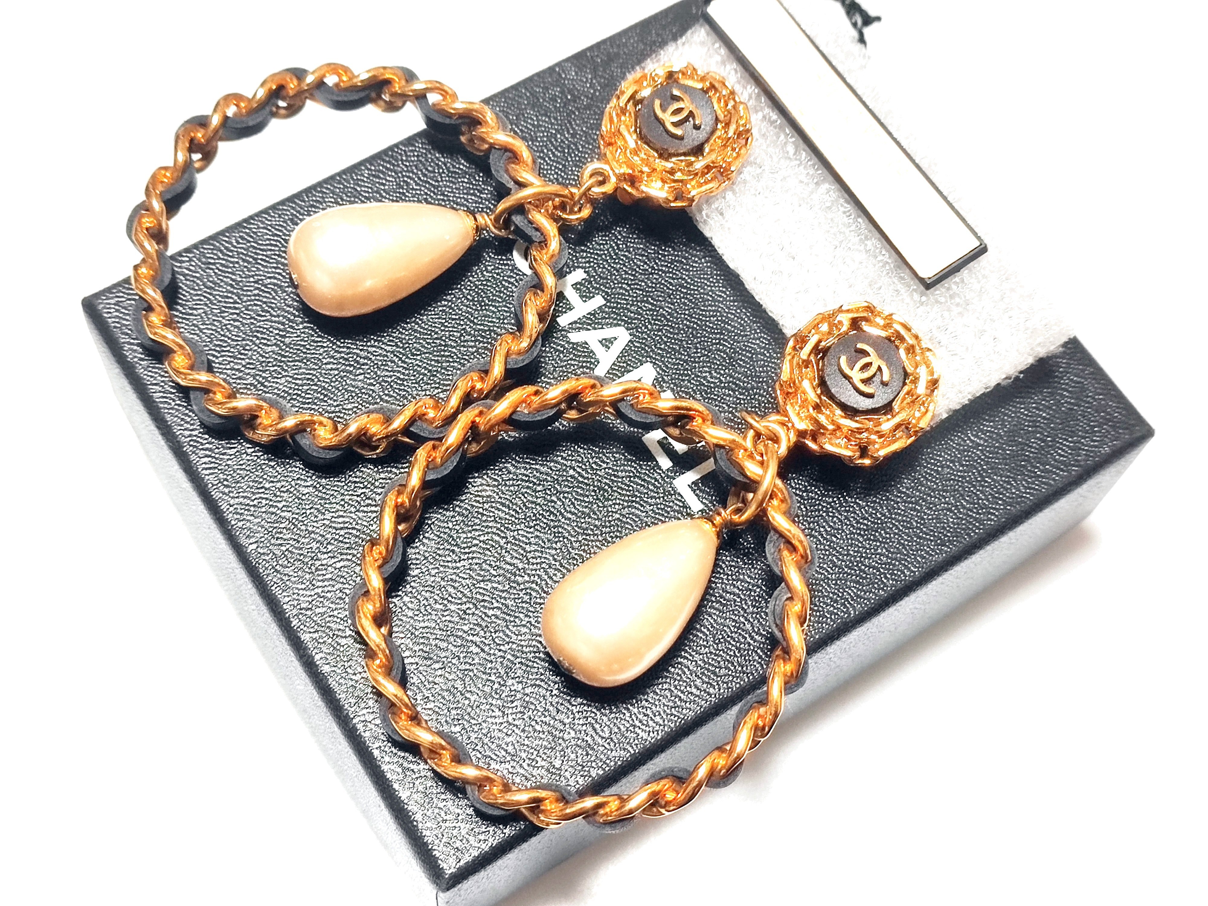 Coco Mark Leather Chain Circle Pearl Swing Earrings 93P — view 10