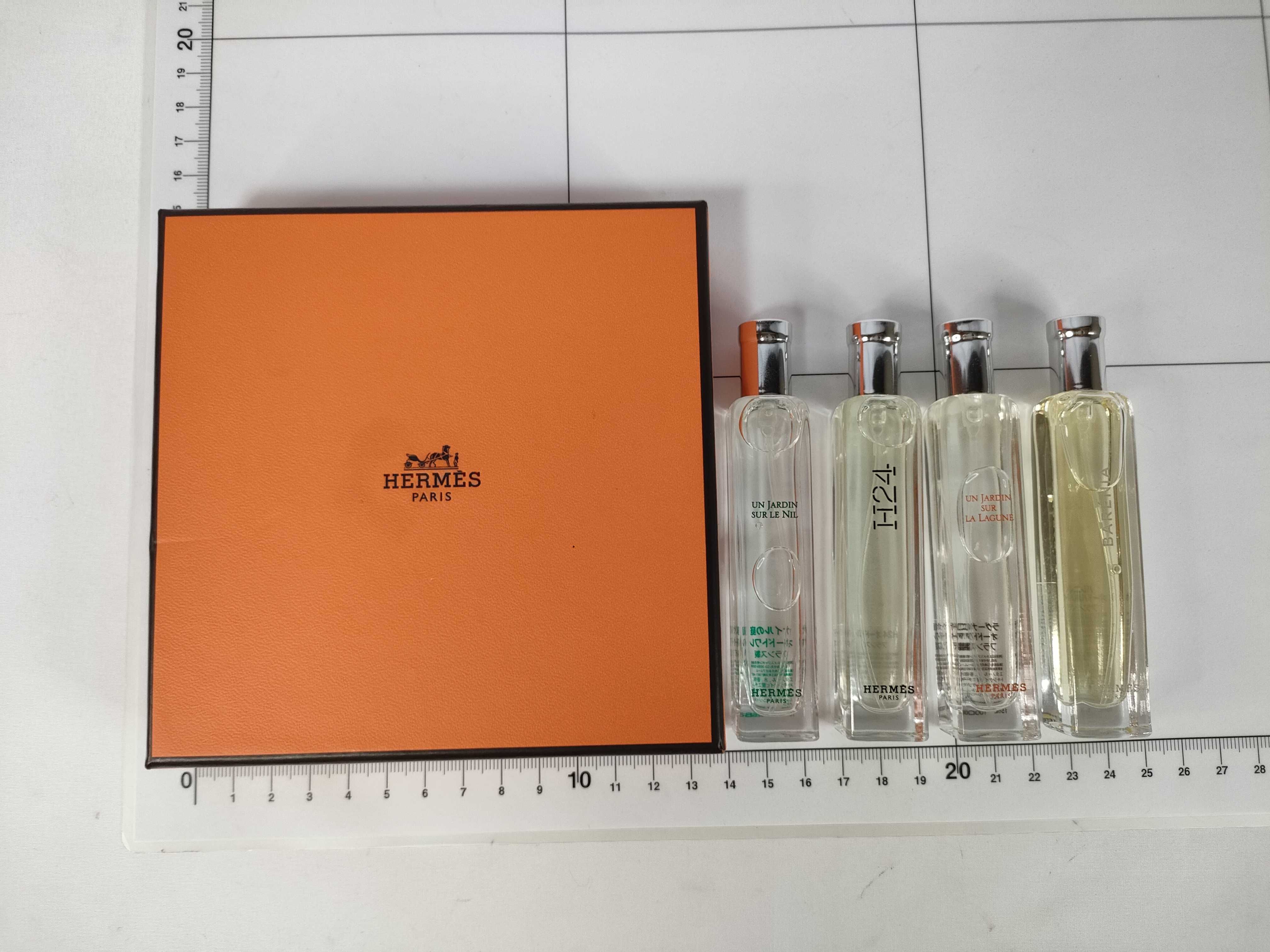 Un Jardin sur le Laguna / Un Jardin sur le Nile / H24 / Barenia 4-piece set Perfume — view 3