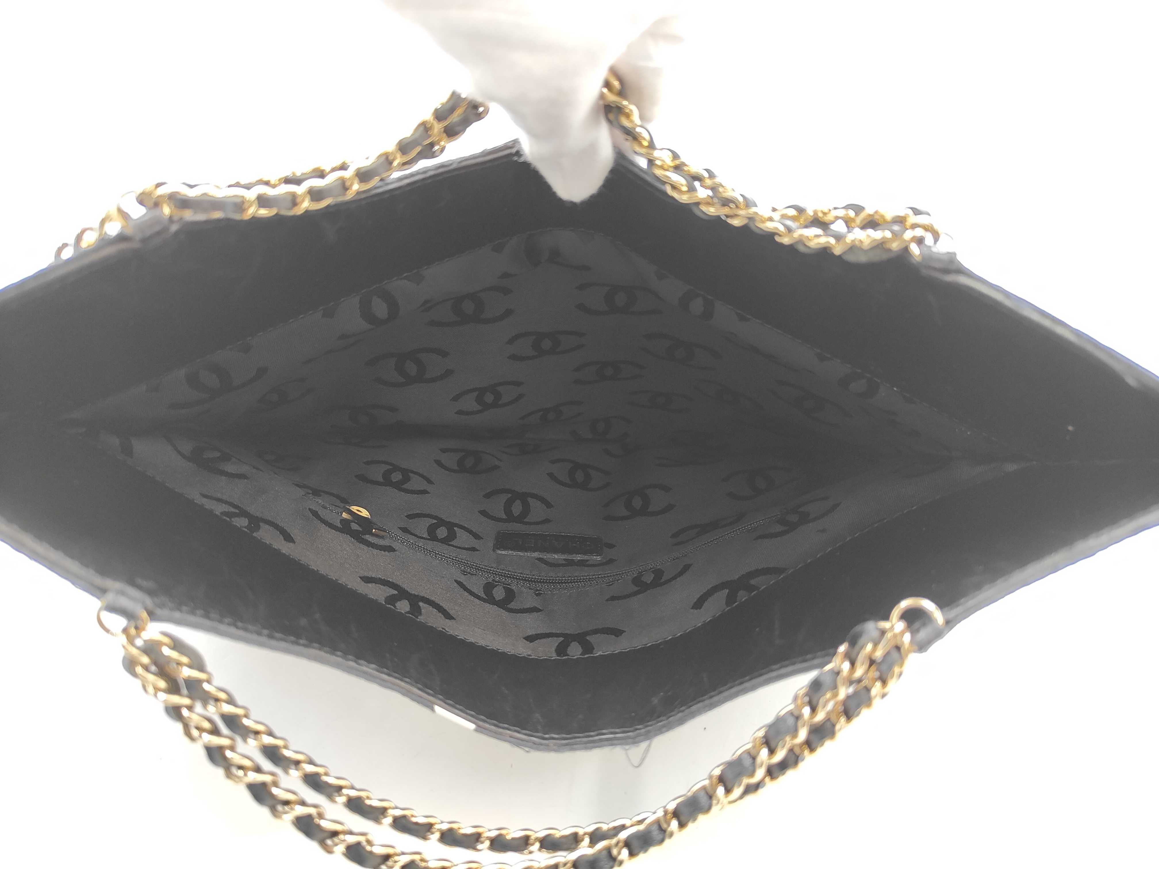 Flap Bag Camellia Black White Shoulder Bag — view 9